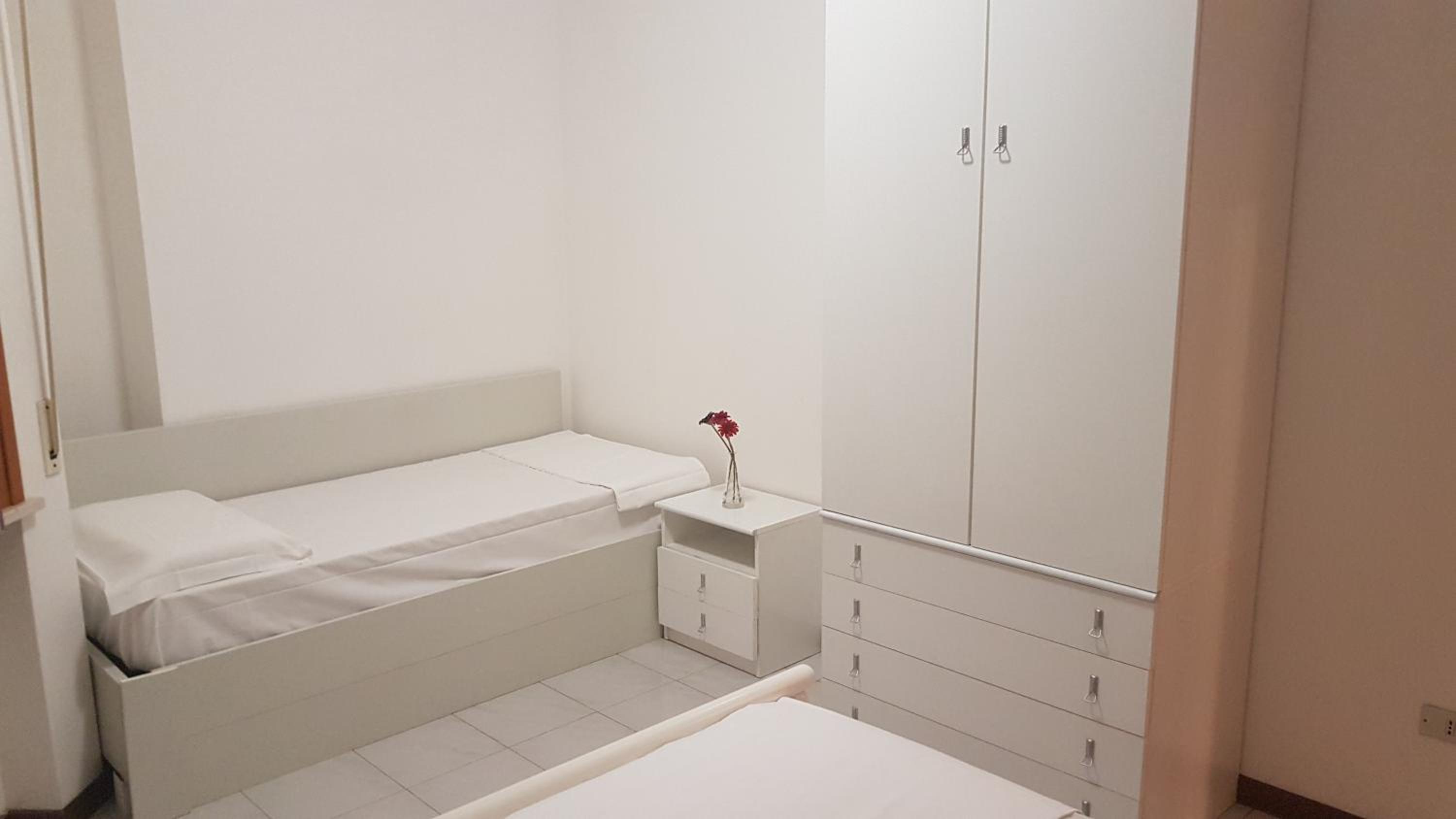 One-Bedroom House - Photo 15