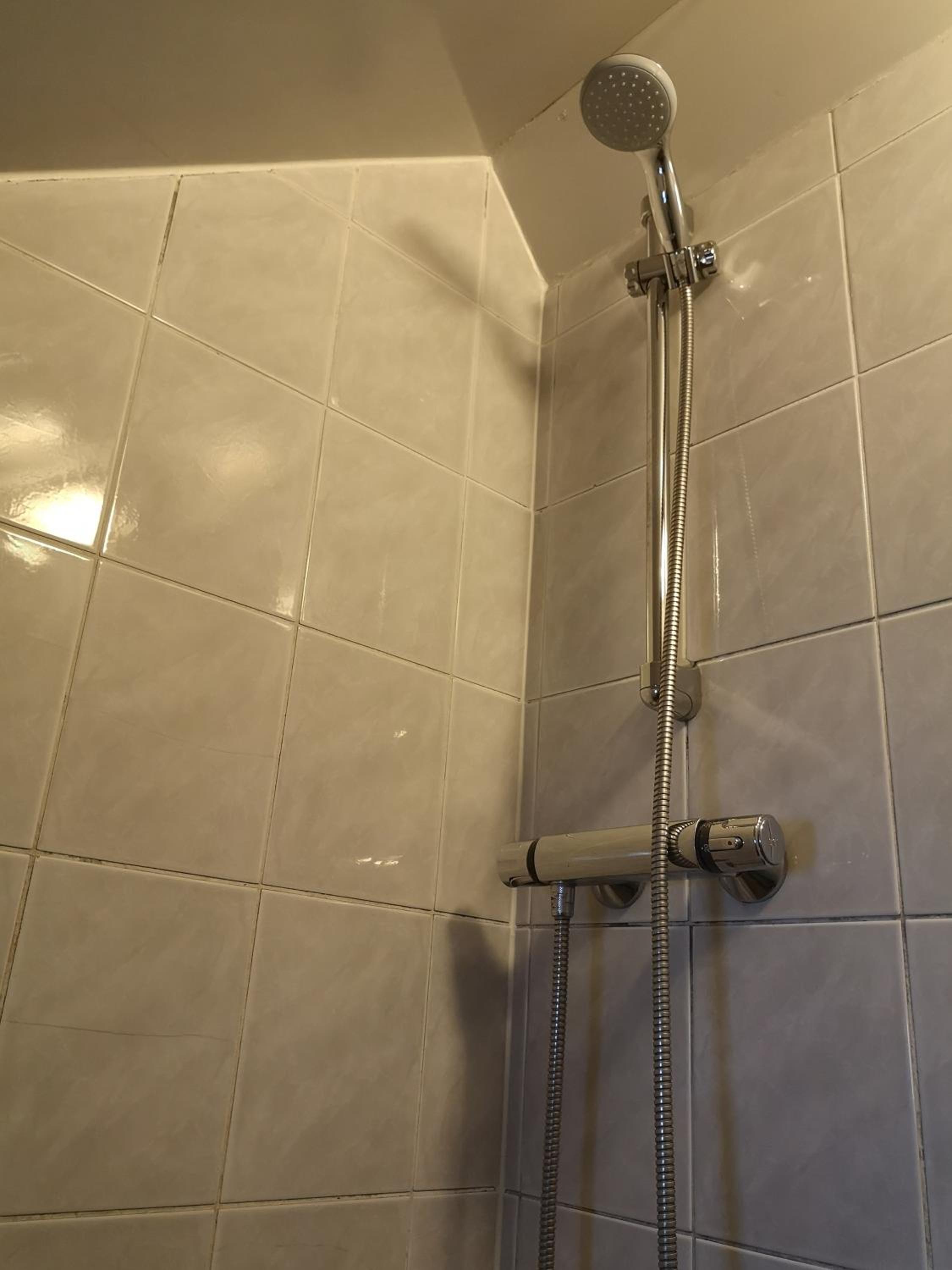 Standard Single Room with Shared Bathroom photo 2