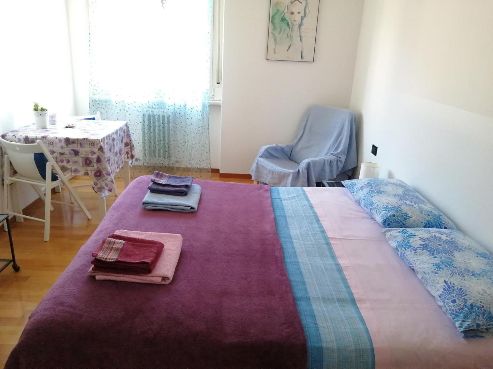 Double or Twin Room with Shared Bathroom photo 2