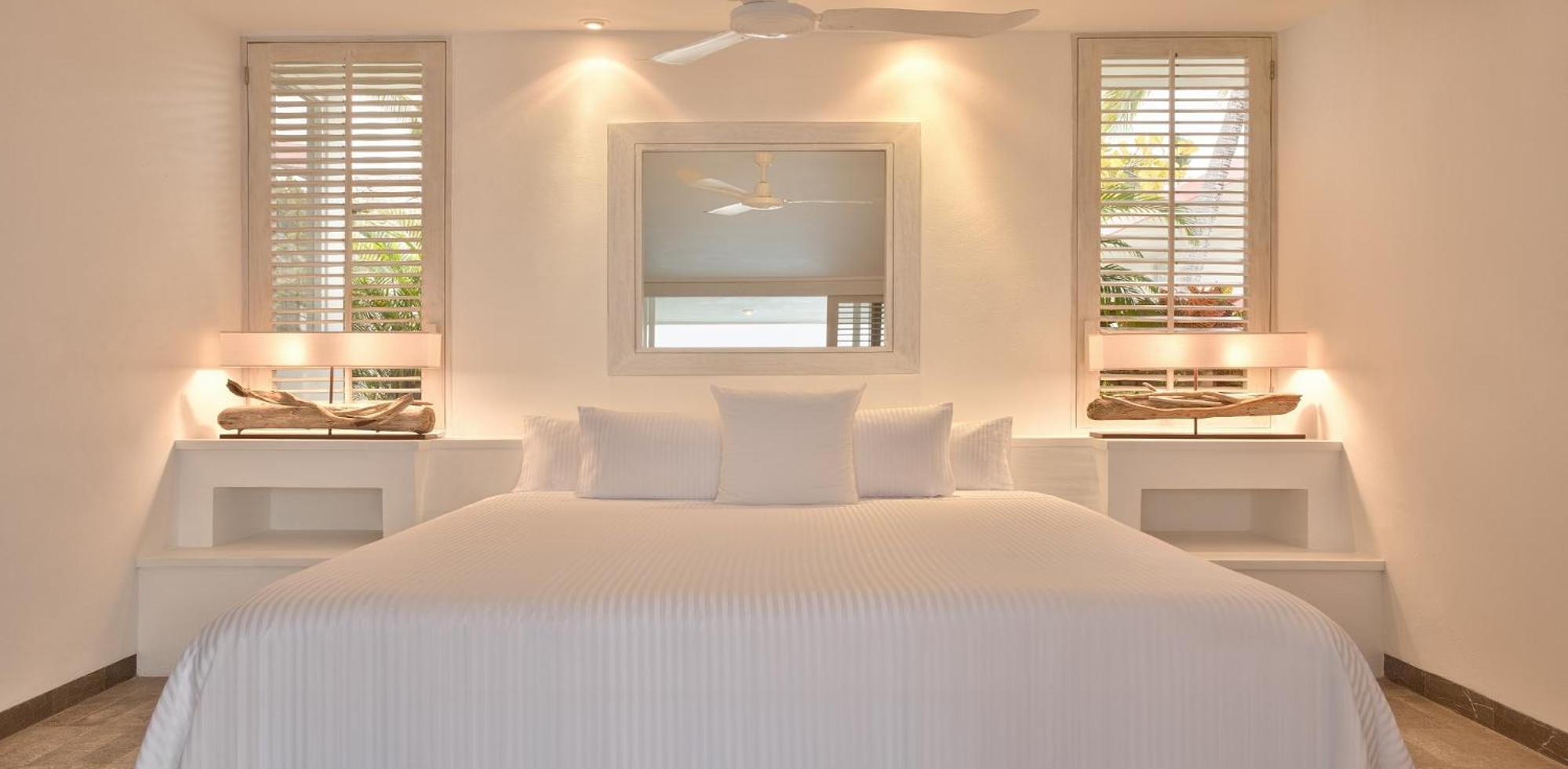 Master Suite with Hot Tub - Photo 1