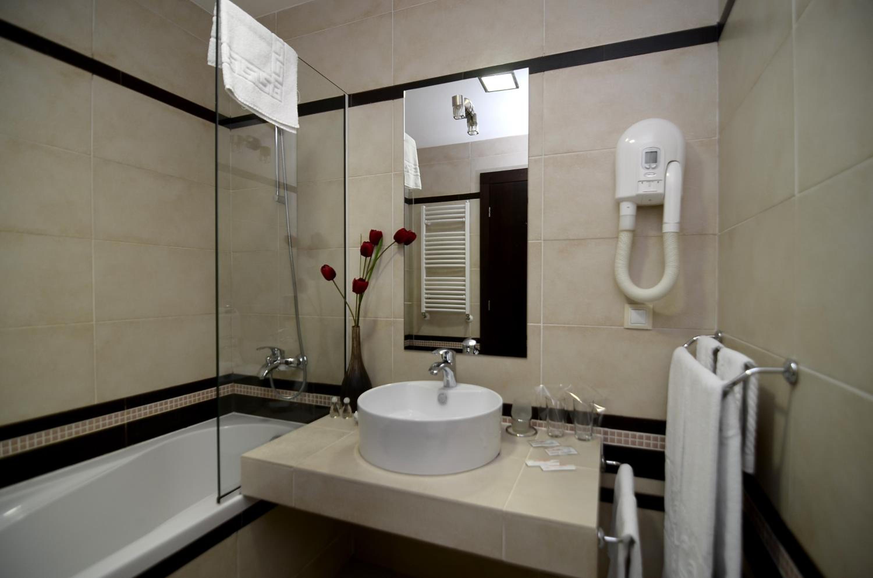 Double or Twin Room with Slopes View photo 3