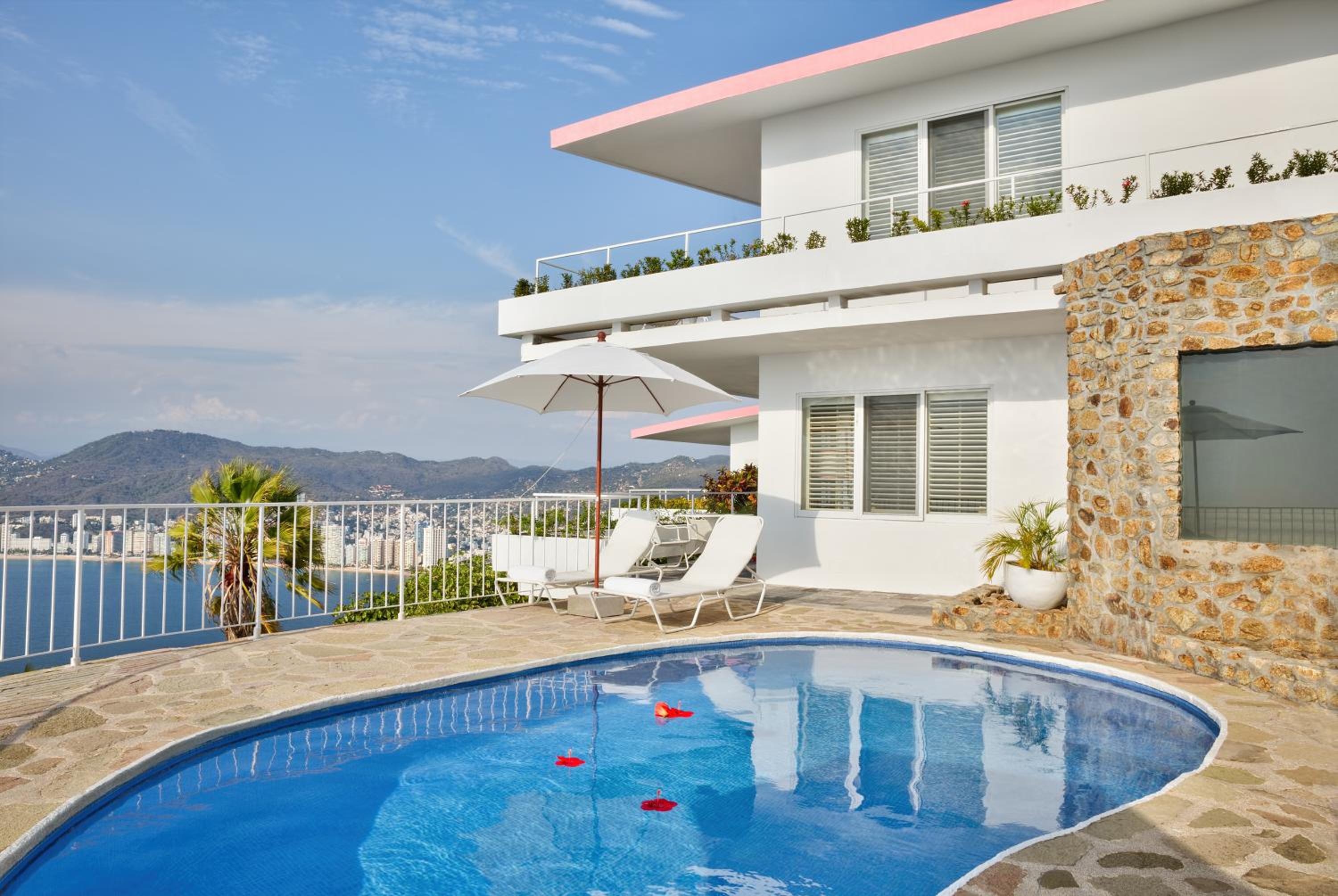 Casita with Shared Pool with Two Beds - Photo 5