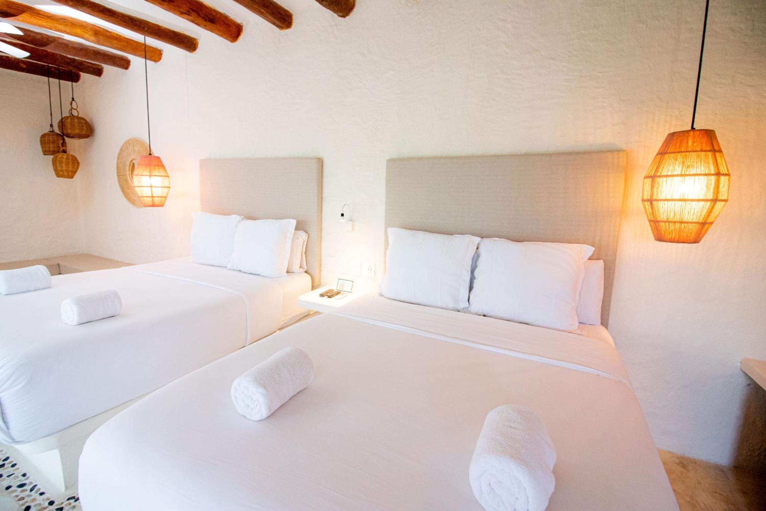 Suite with Two Double Beds - Photo 7