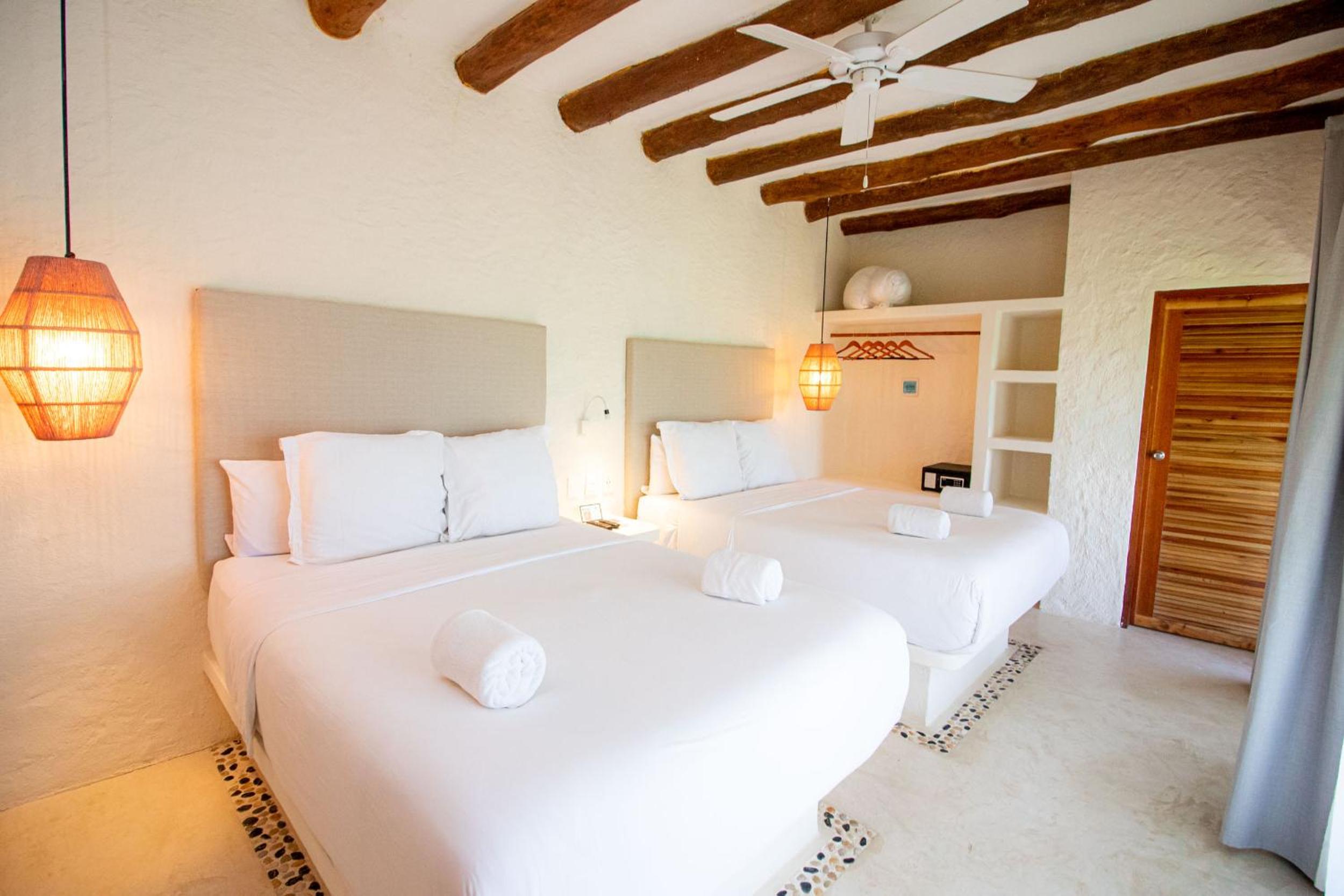 Suite with Two Double Beds - Photo 1