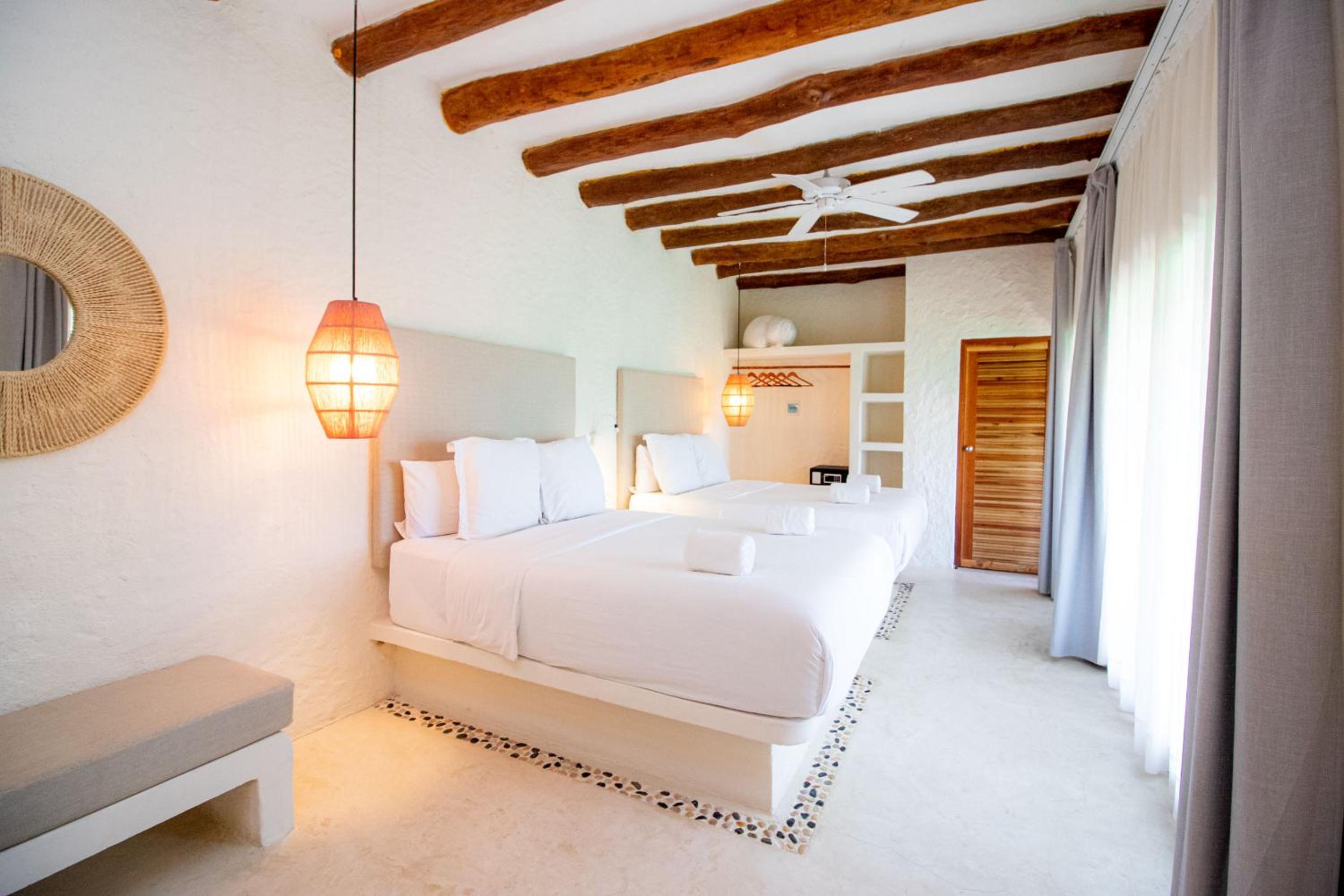 Suite with Two Double Beds - Photo 10