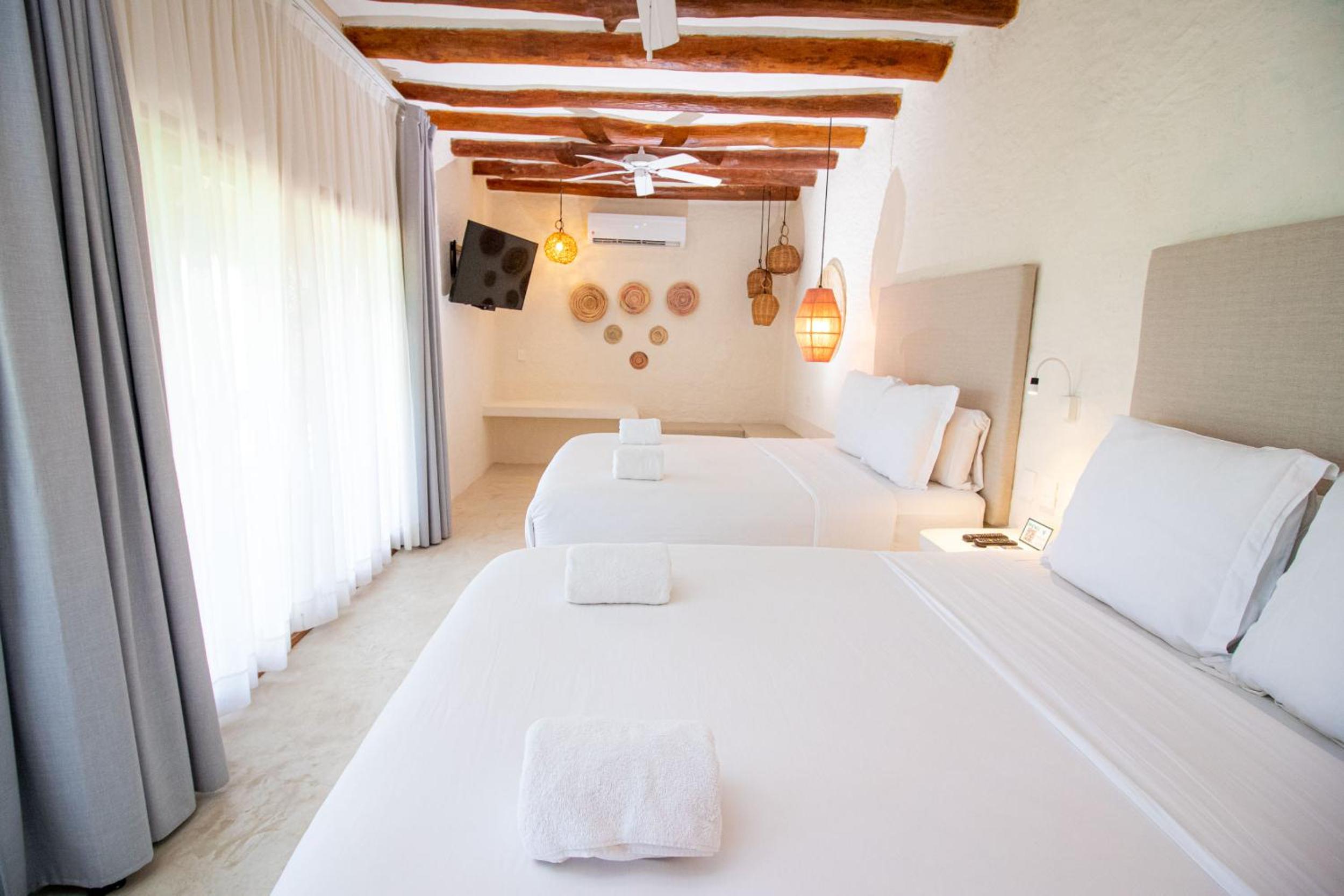 Suite with Two Double Beds - Photo 6