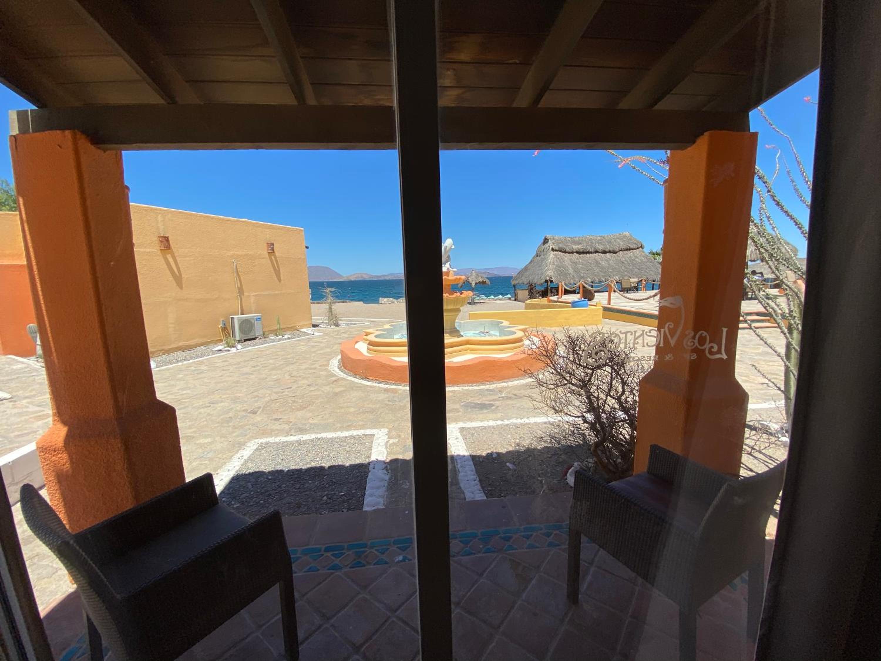 Deluxe Twin Room with Sea View thumbnail 5