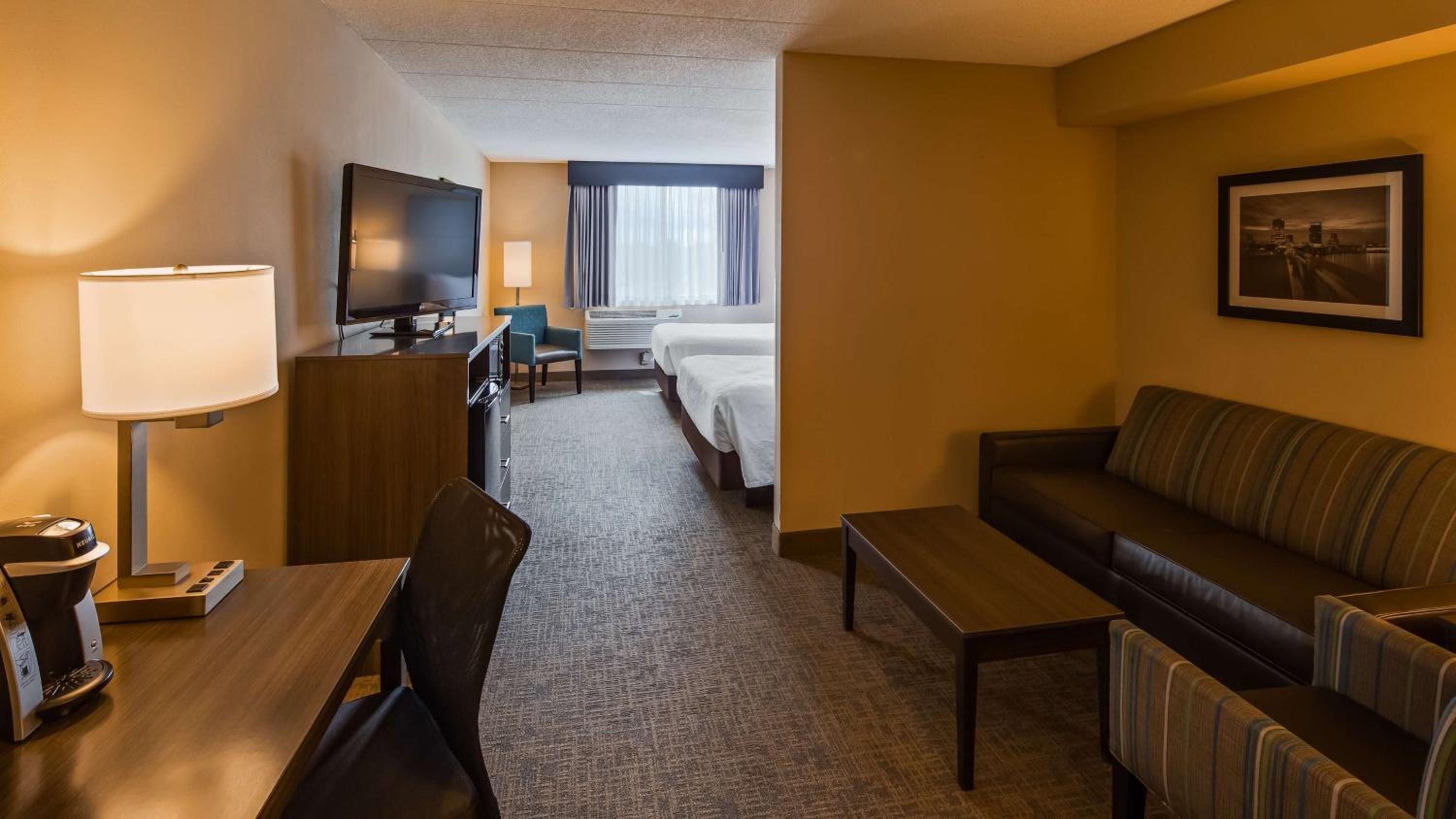 Double Suite with Two Double Beds photo 2