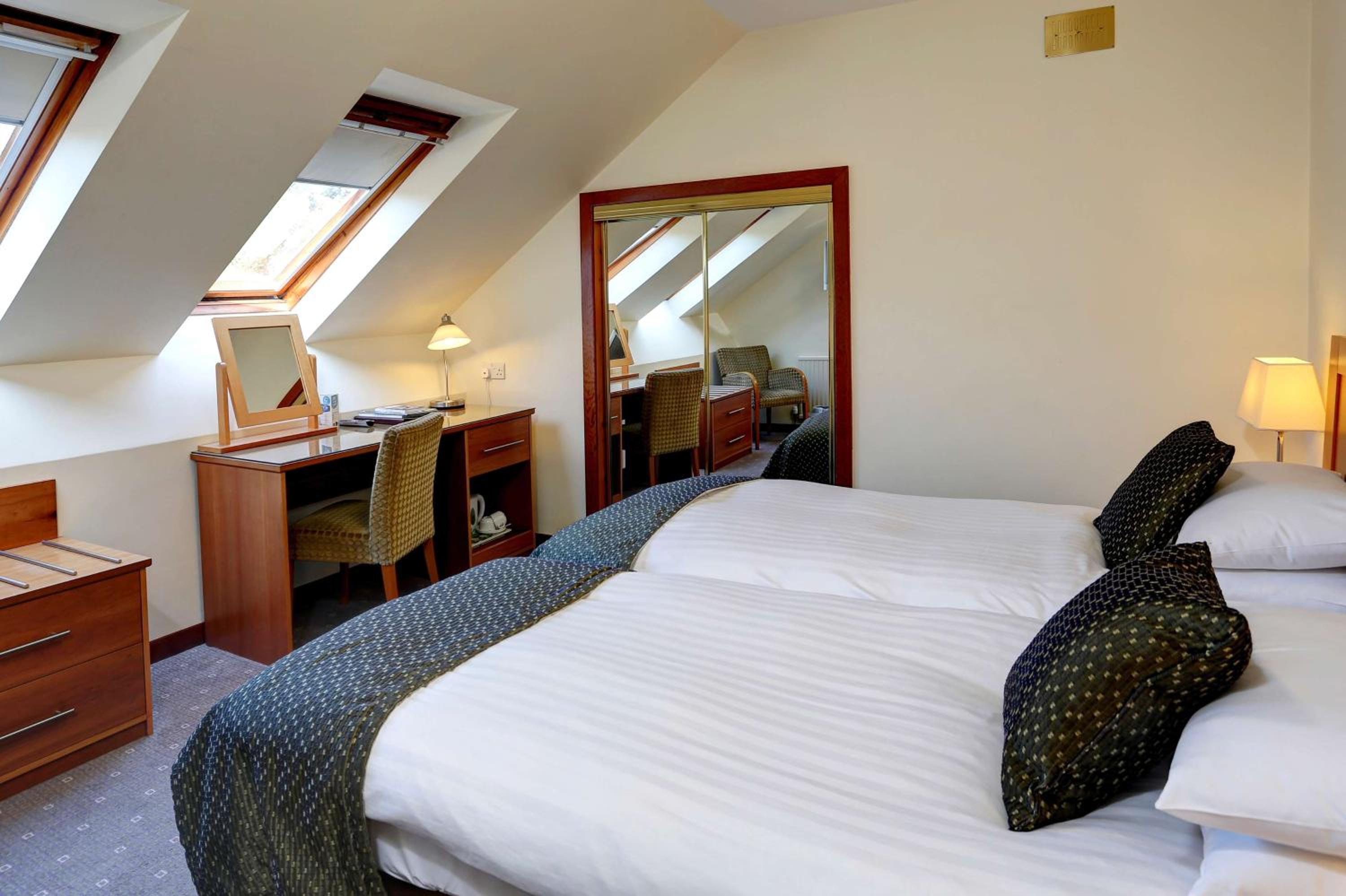 Standard Twin Room - Non-Smoking - Photo 1