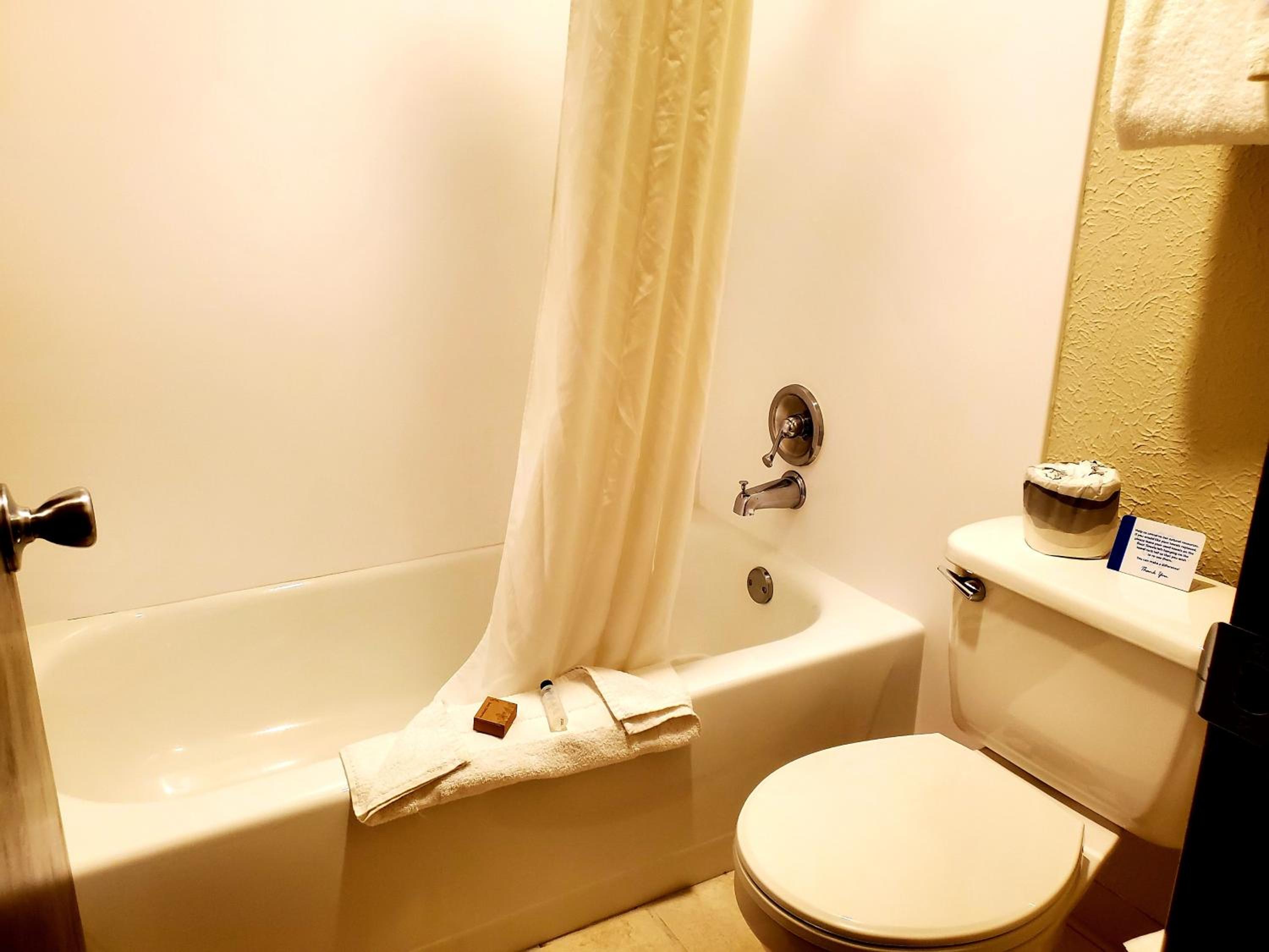 Deluxe King Room - Non-Smoking photo 2