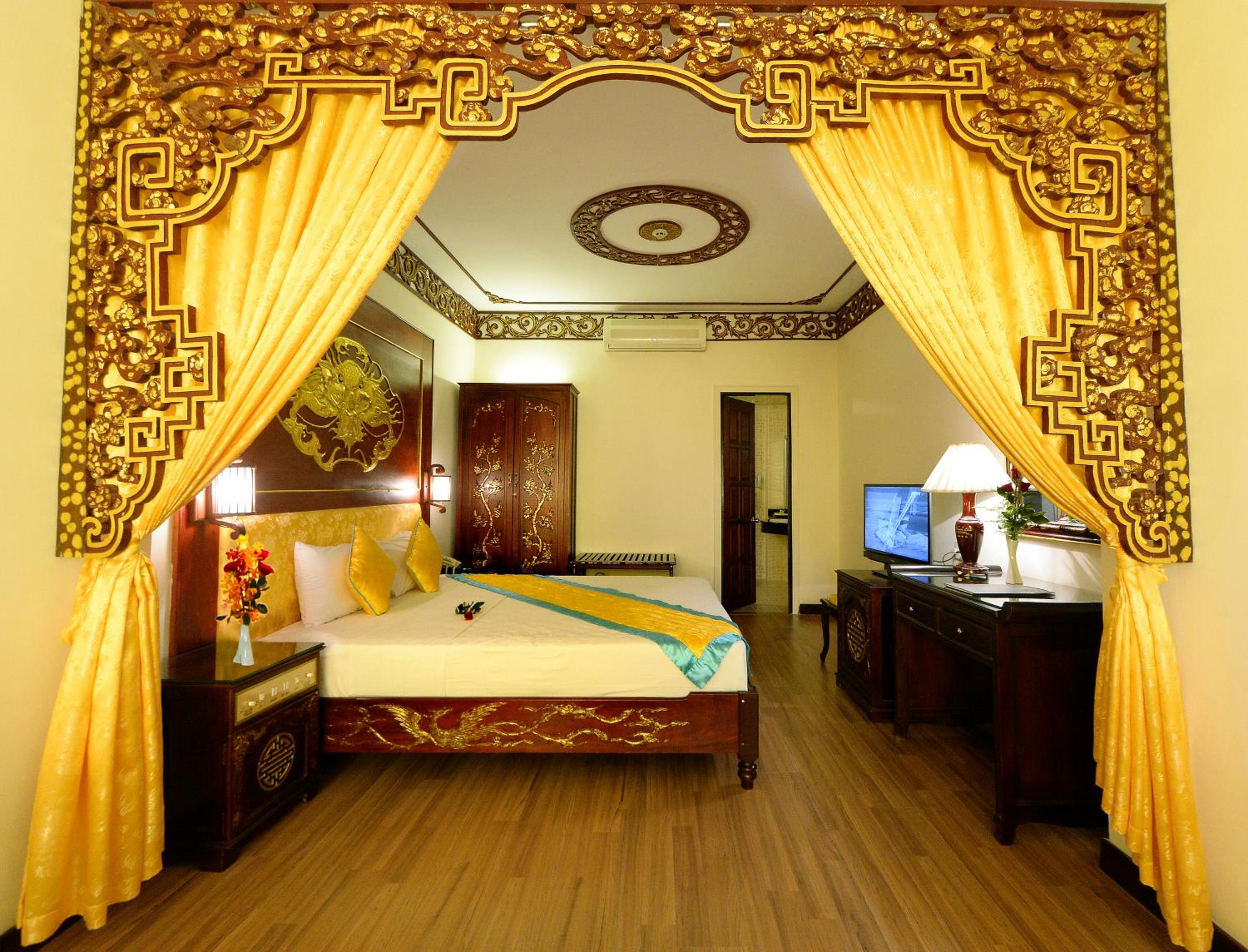 Royal Suite photo 2