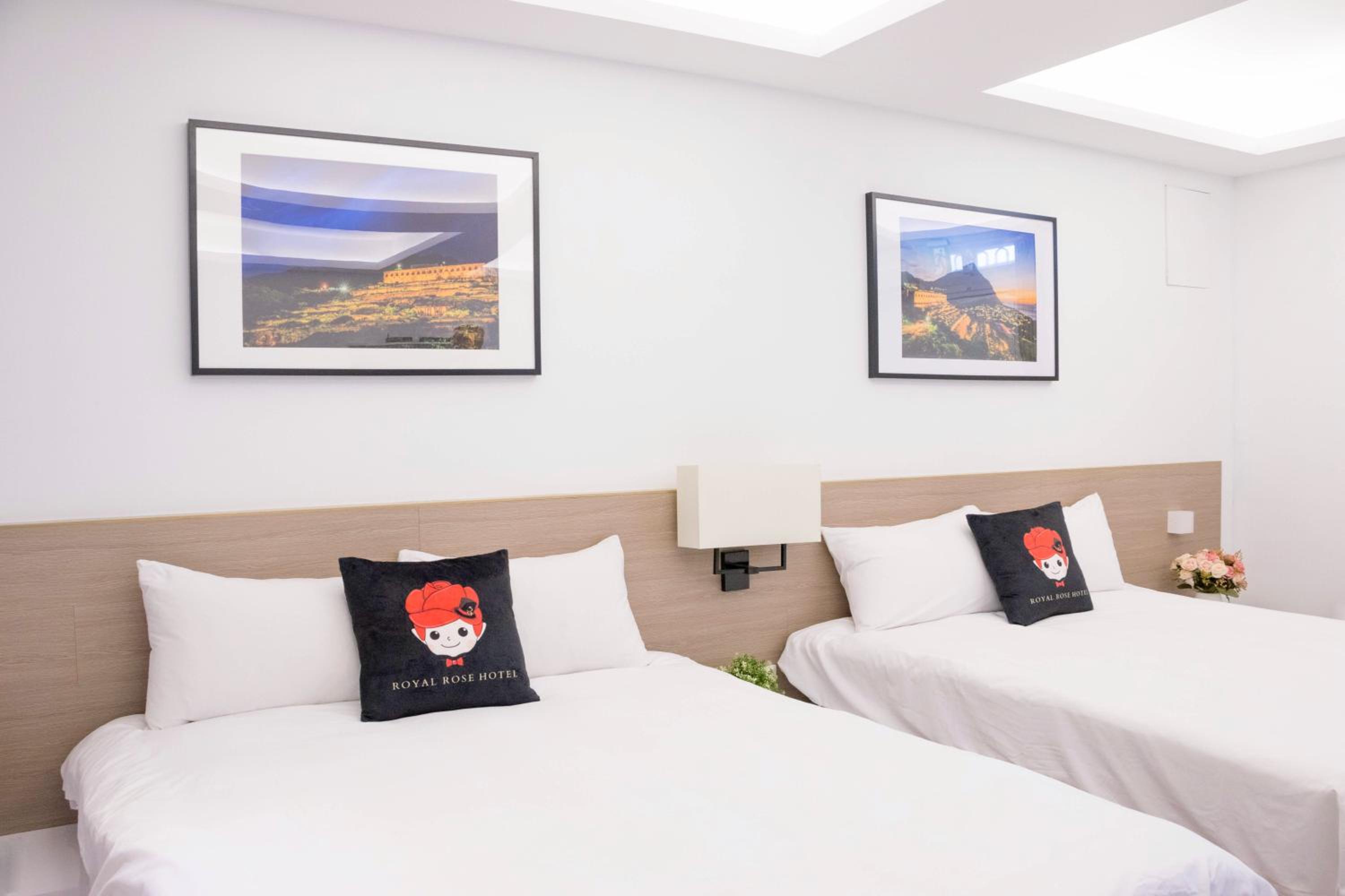 Quadruple Room with Sea View - Photo 2