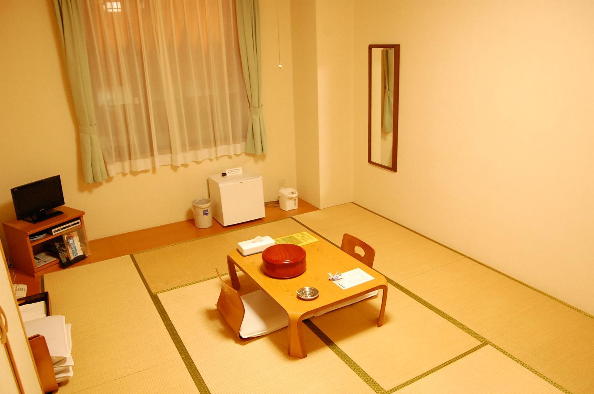 Japanese-Style Room with Shared Bathroom - Non-Smoking - Photo 3