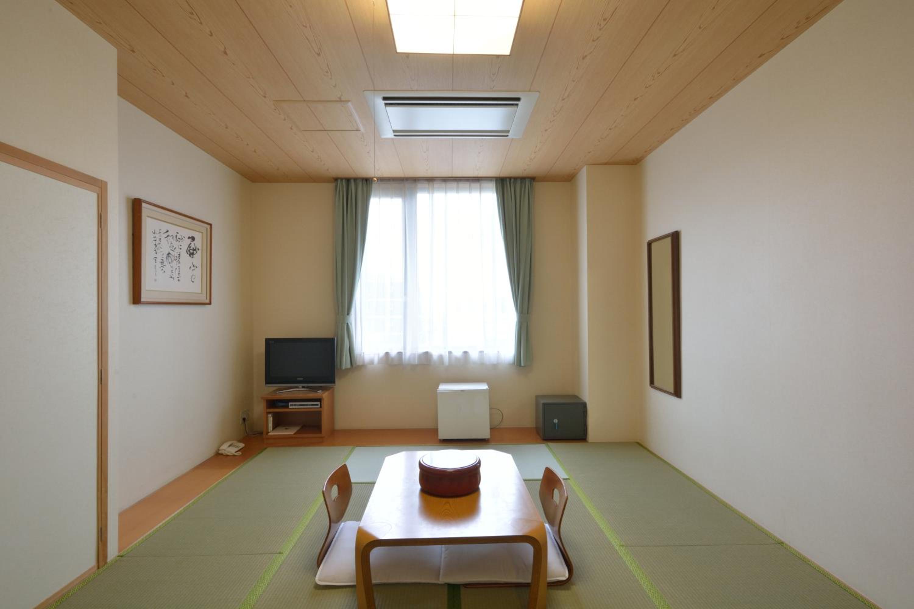 Japanese-Style Room with Shared Bathroom - Non-Smoking - Photo 2