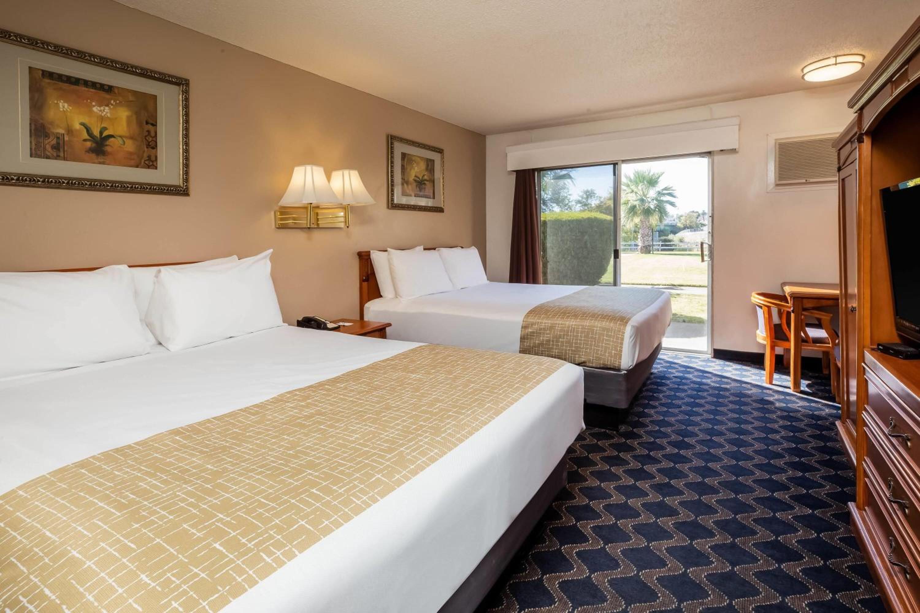 Travelodge by Wyndham Red Bluff South of Redding