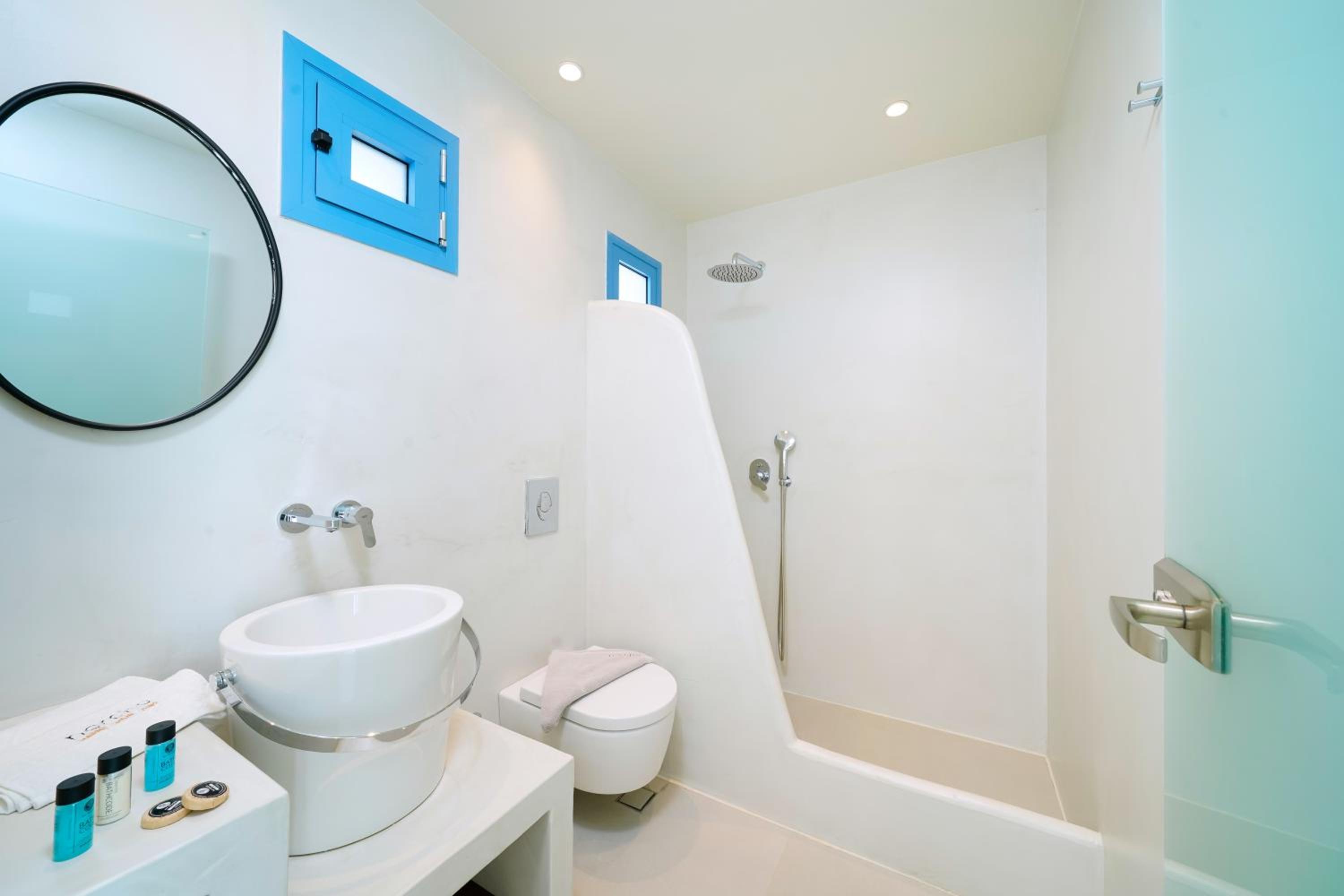 Panorama Suite with private outdoor Hot Tub - Photo 11