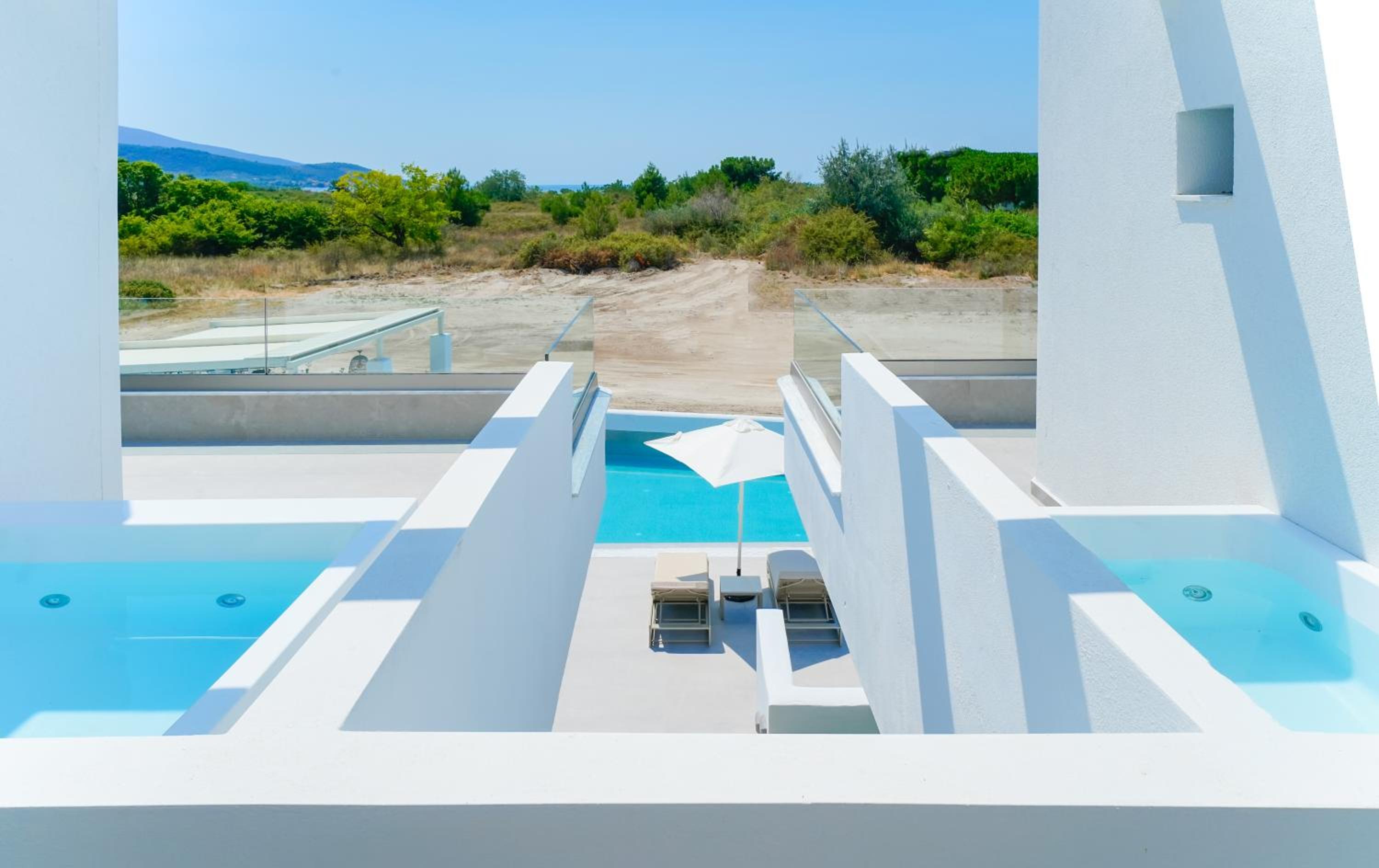 Panorama Suite with private outdoor Hot Tub - Photo 12