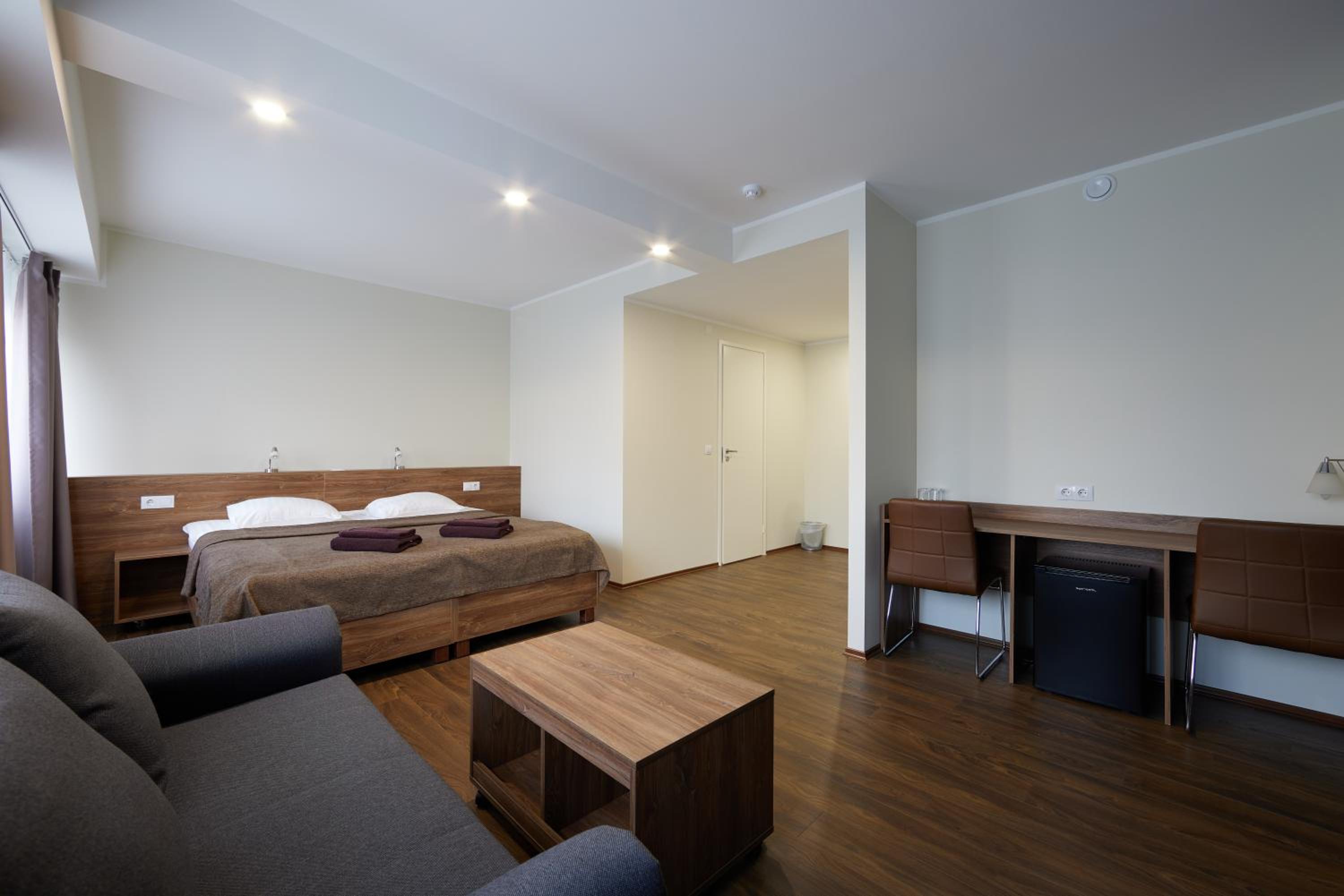 Family Room - Photo 2