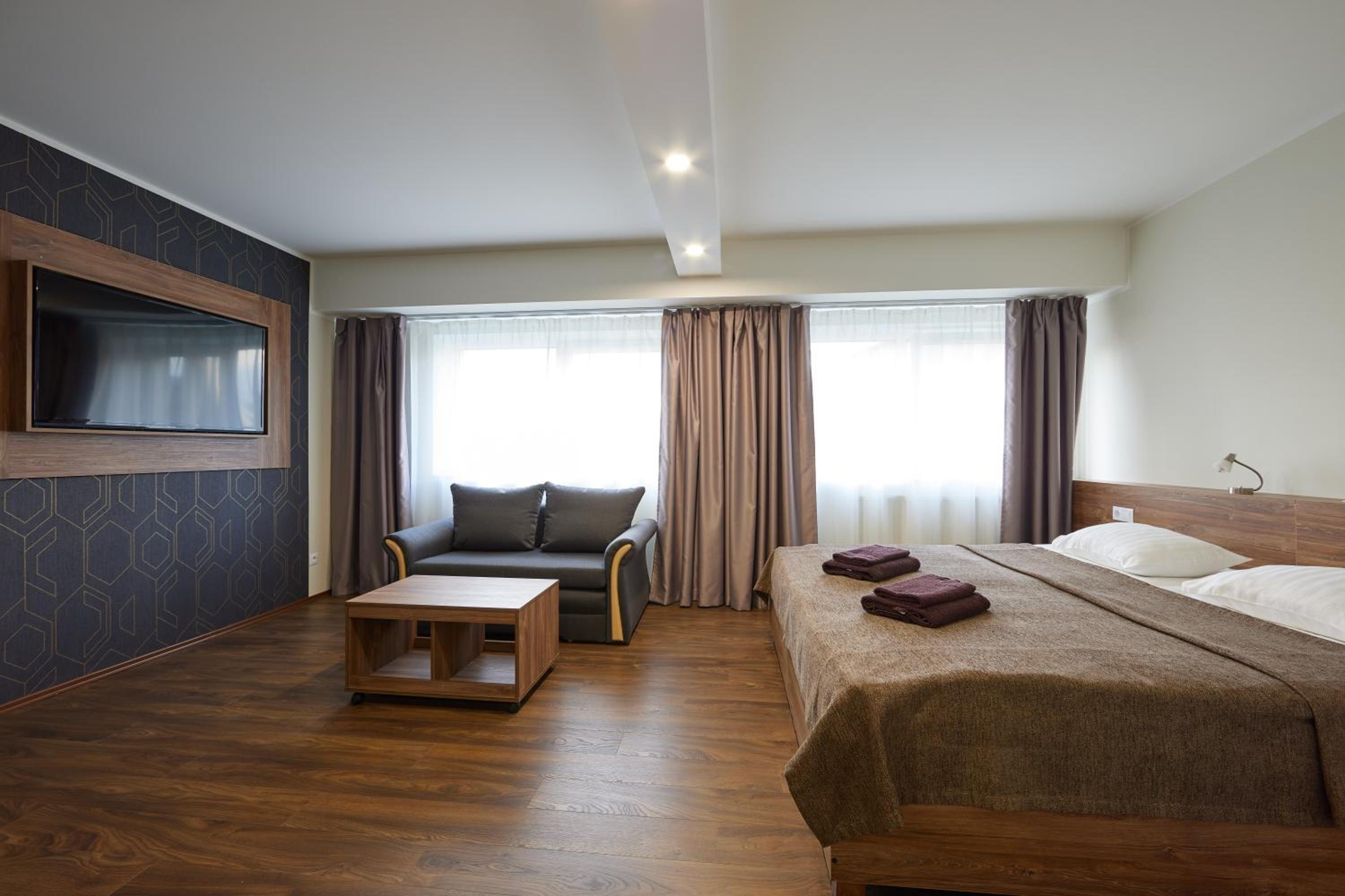 Family Room - Photo 7