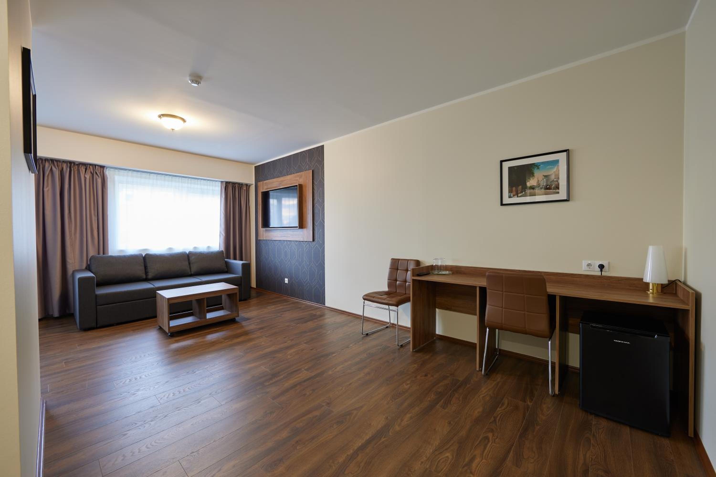 Family Room - Photo 5
