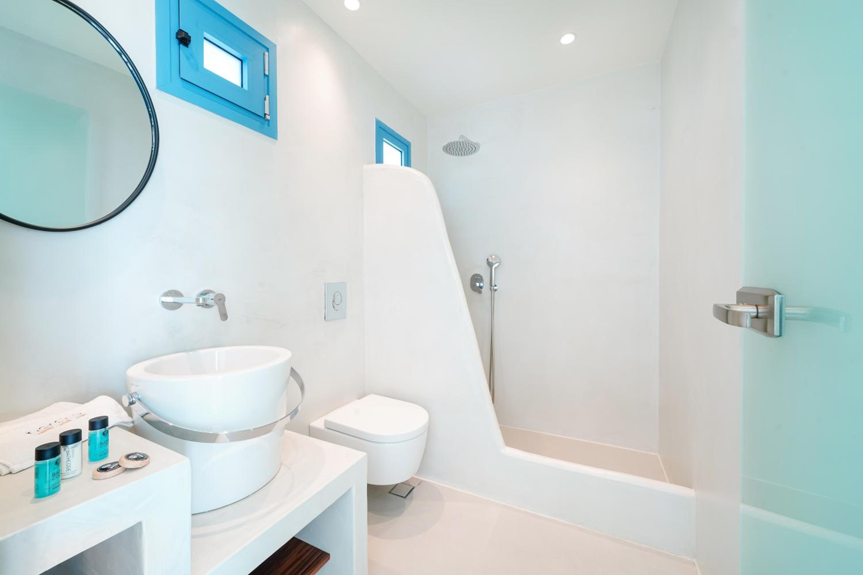 Panorama Suite with private outdoor Hot Tub - Photo 4