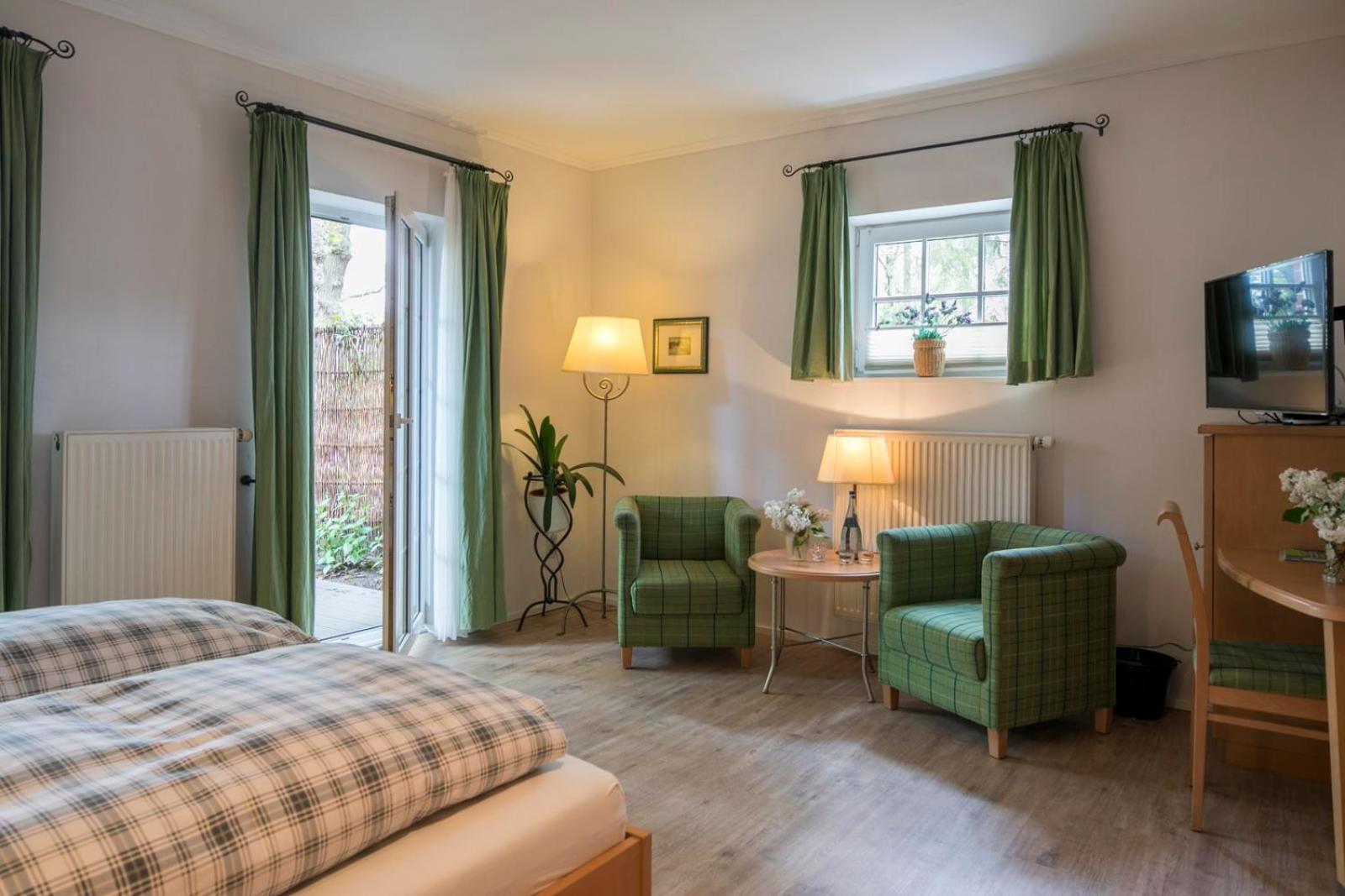 Double Room with Private Bathroom - Photo 1