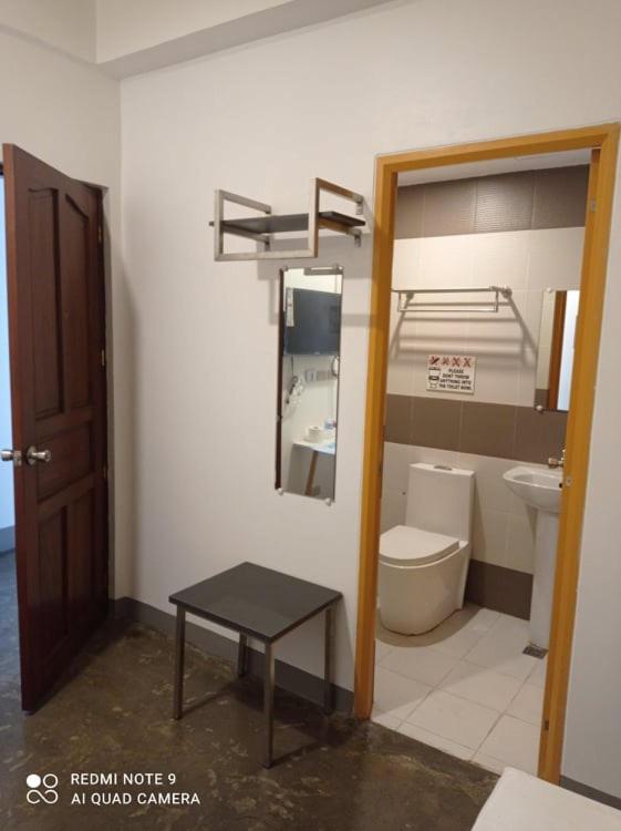 Standard Double or Twin Room - Photo 5