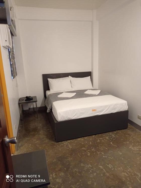 Standard Double or Twin Room - Photo 3