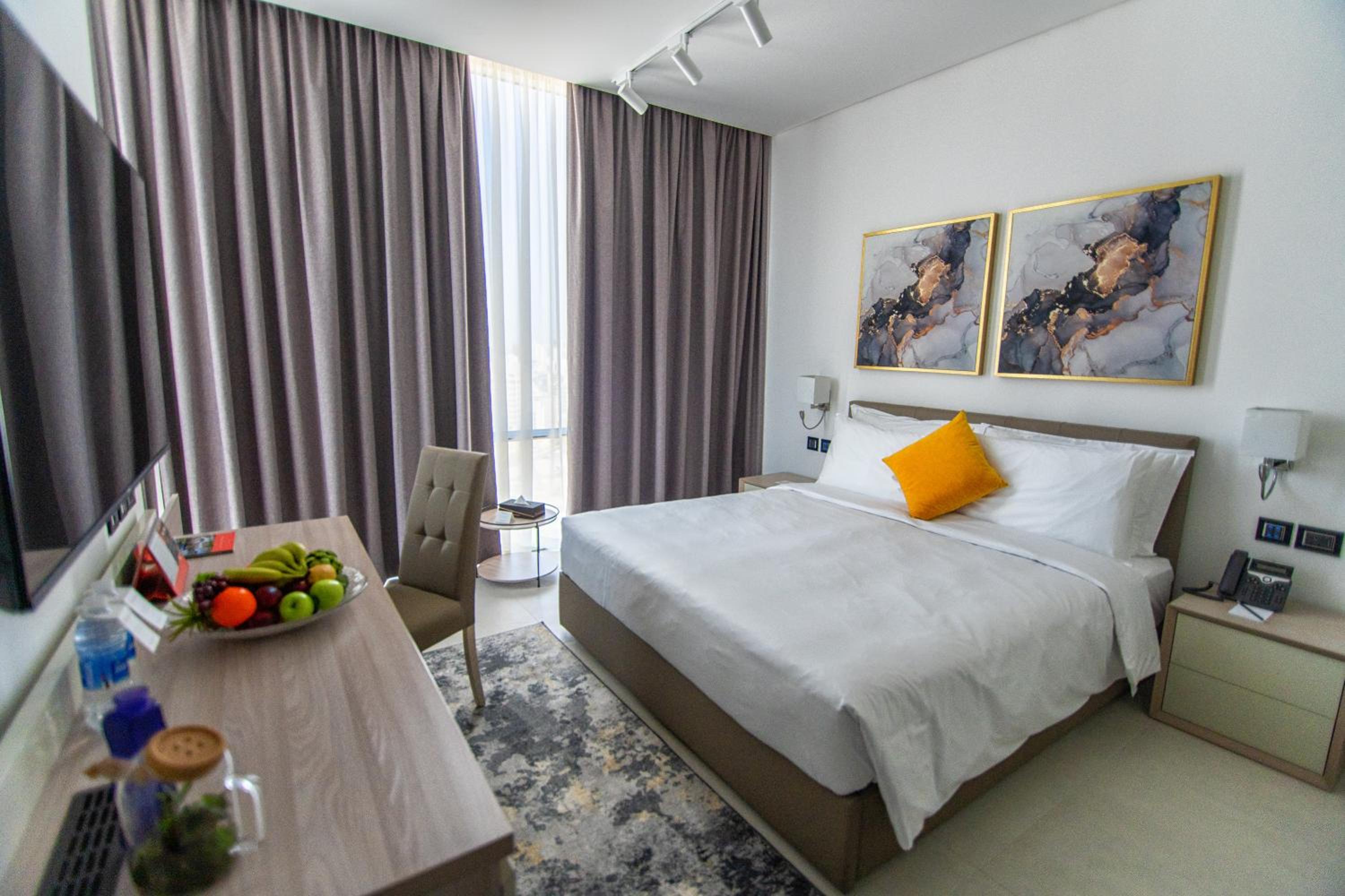 Superior Suite - Photo 11