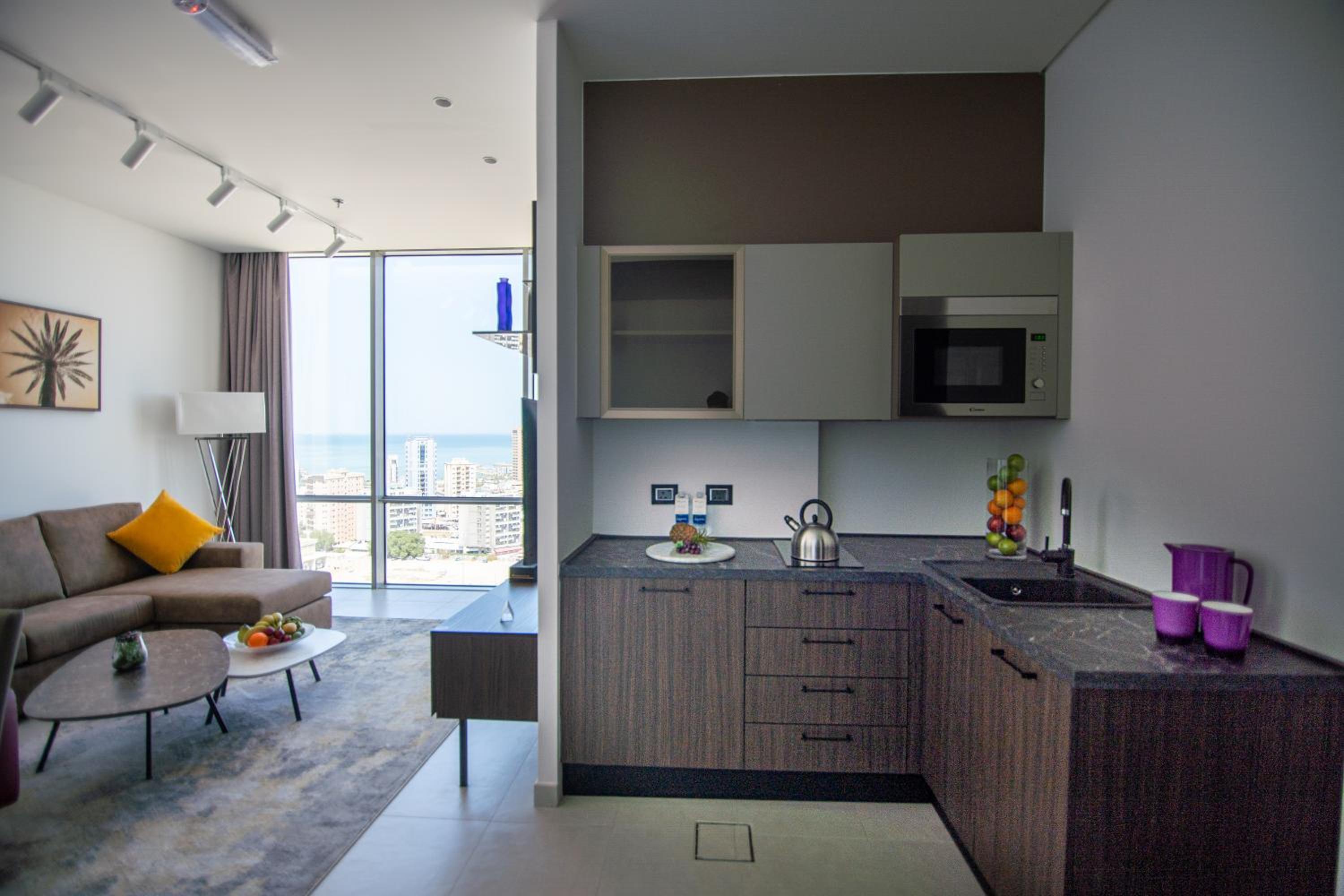 Superior Suite - Photo 7