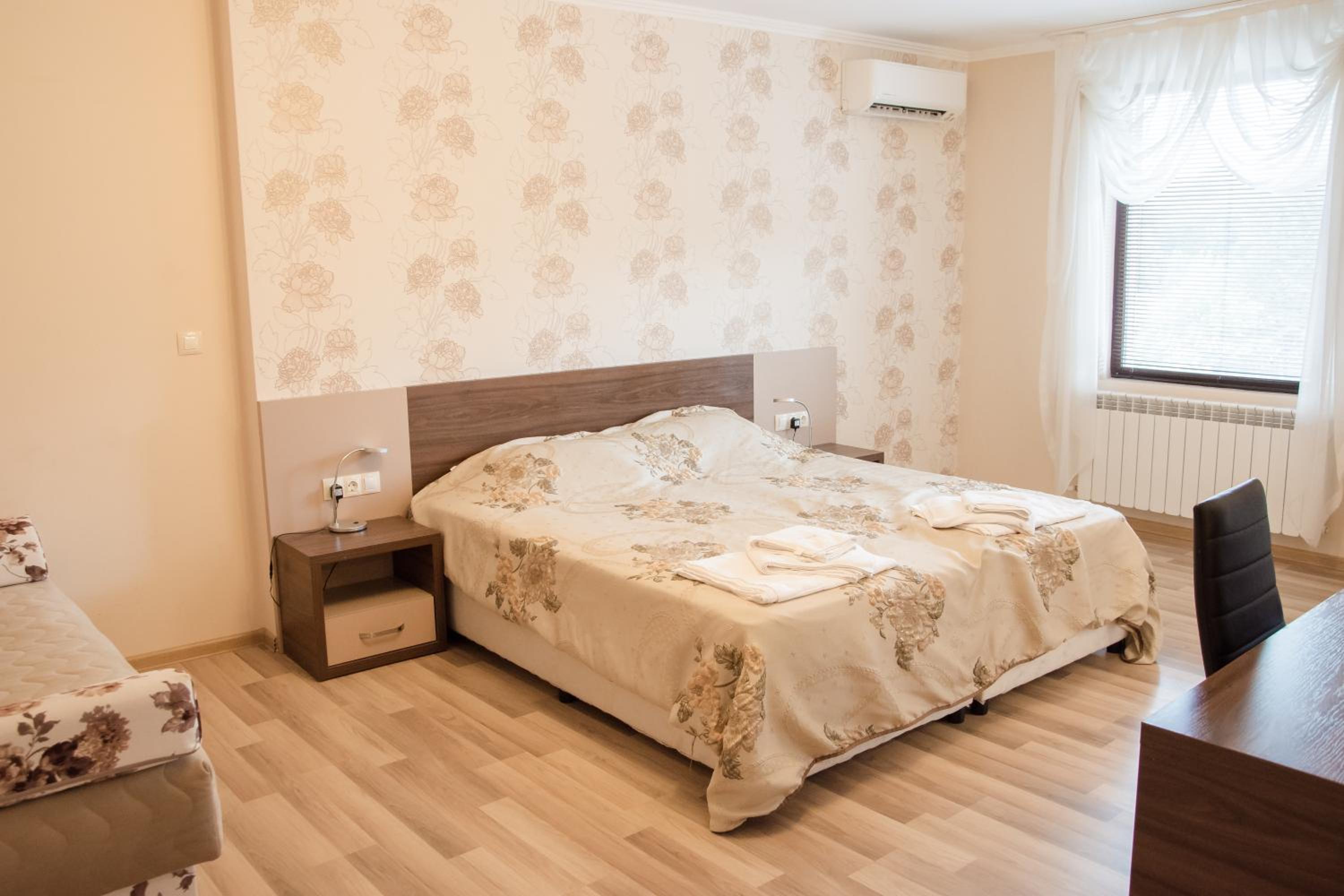 Deluxe Double Room with Balcony - Photo 1