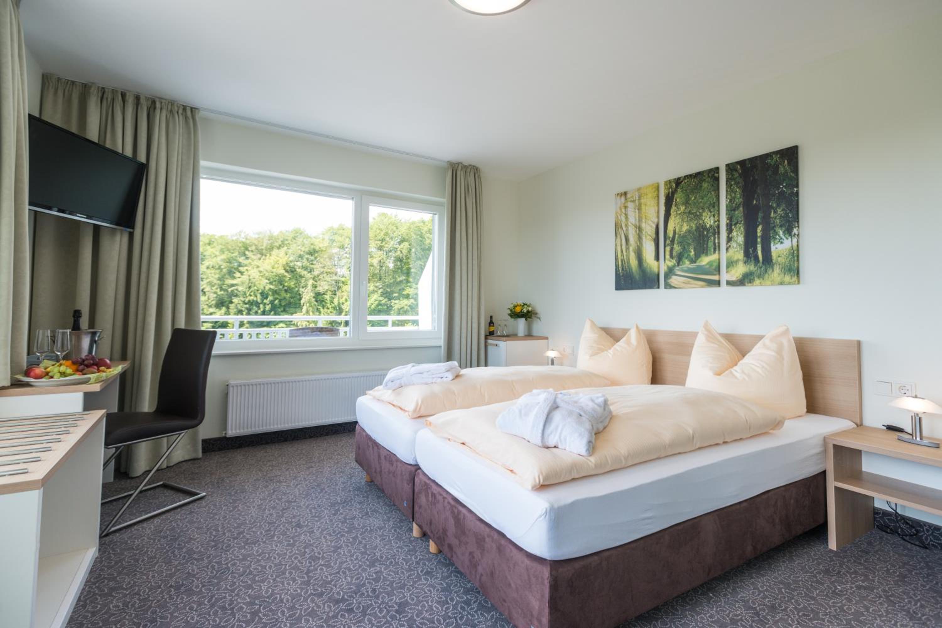 Deluxe Double Room with Balcony - Photo 1