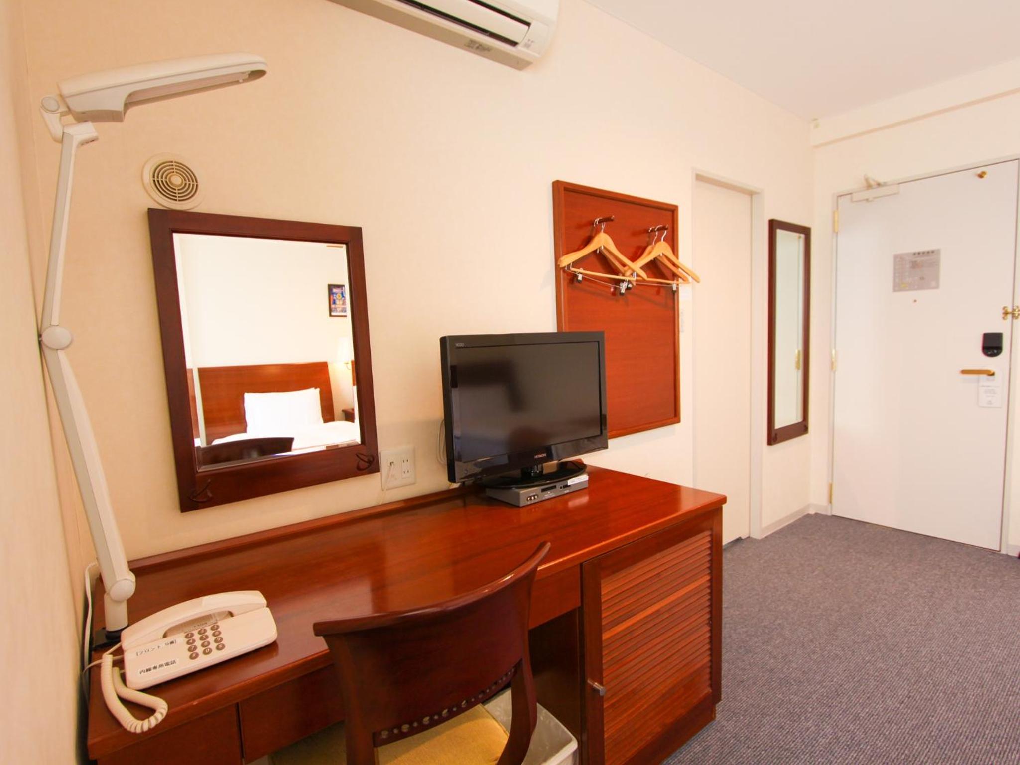 Standard Twin Room - Non-Smoking