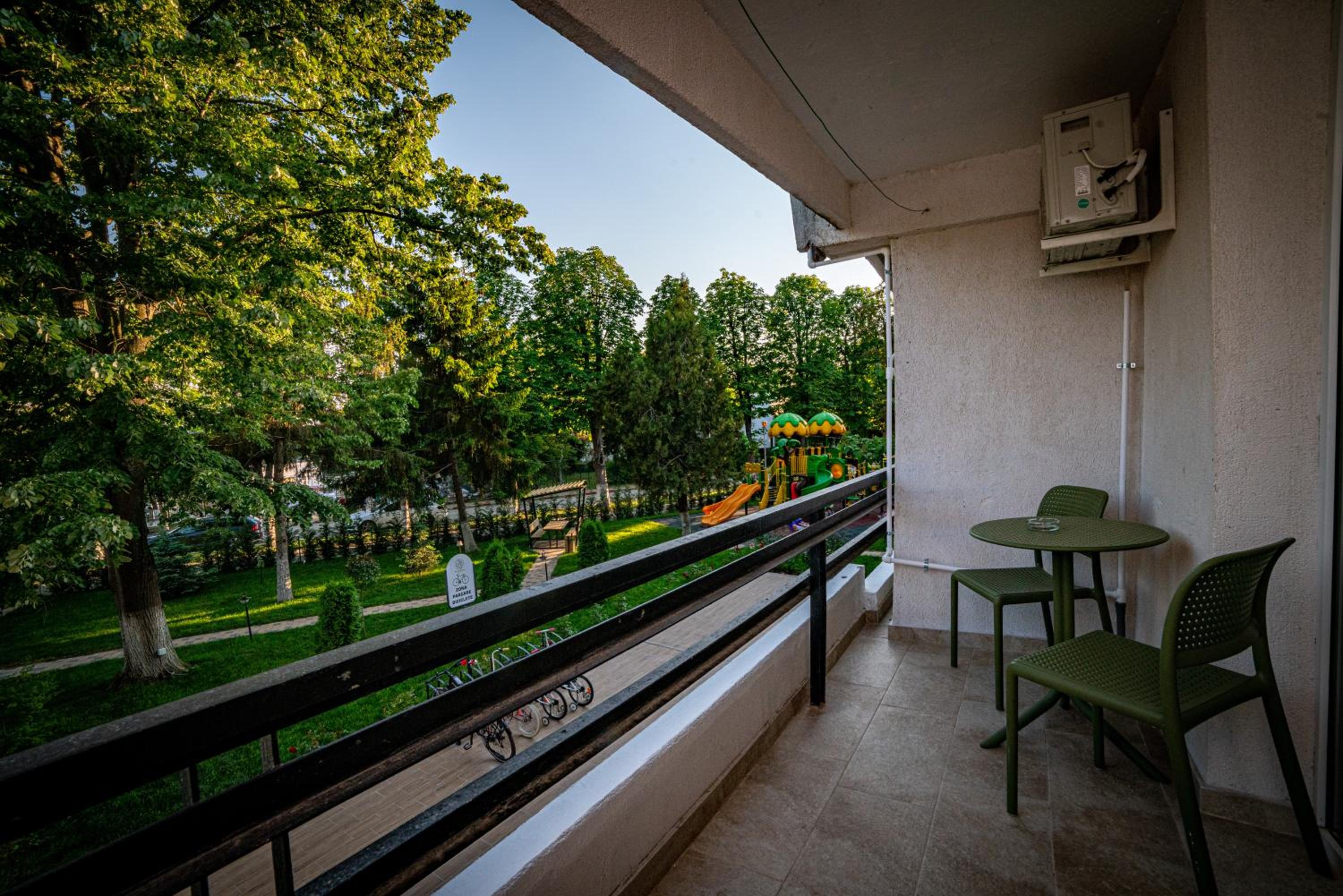 Standard Double or Twin Room with Garden View - Photo 2