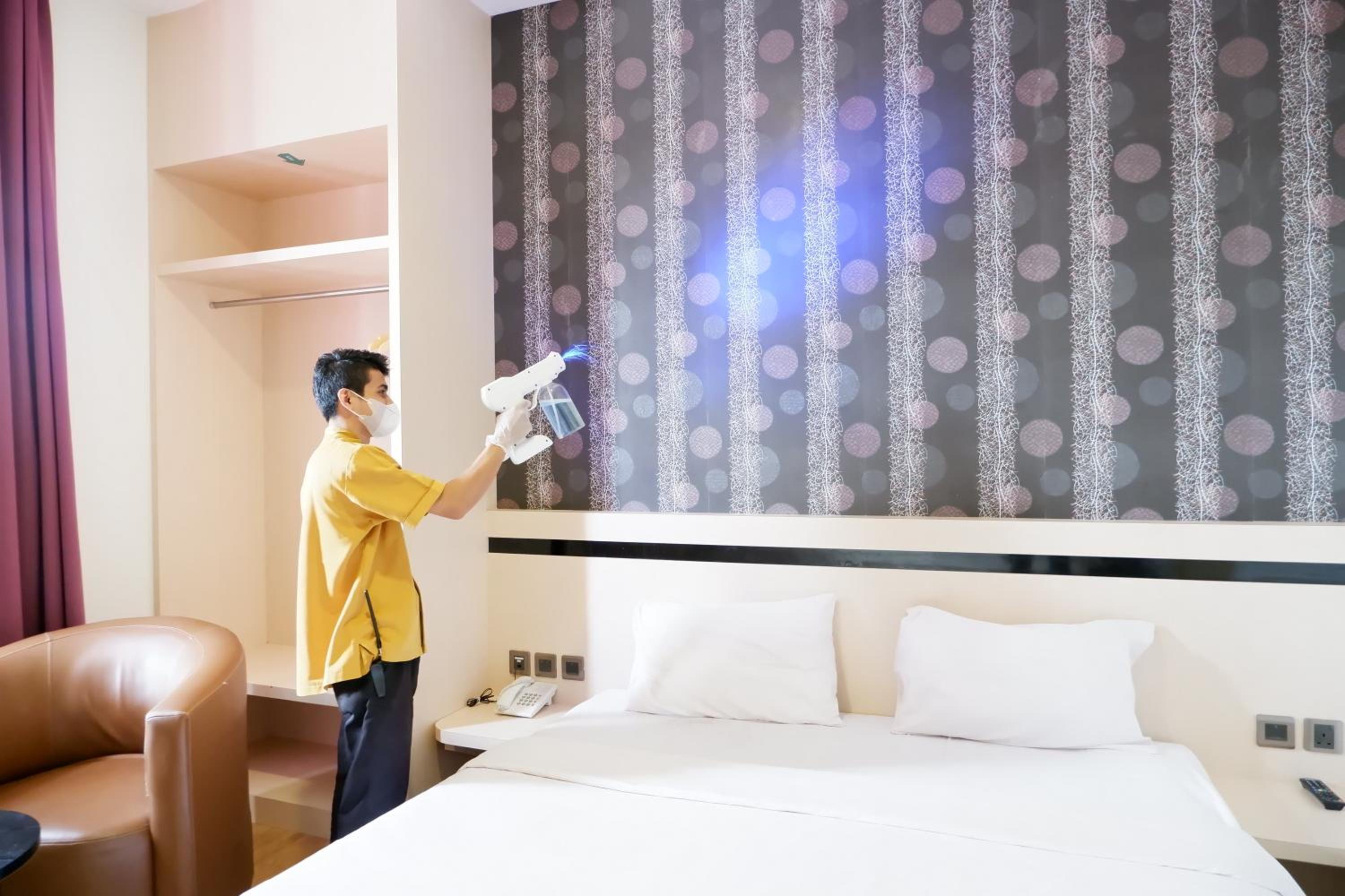 Standard Double Room - Photo 8