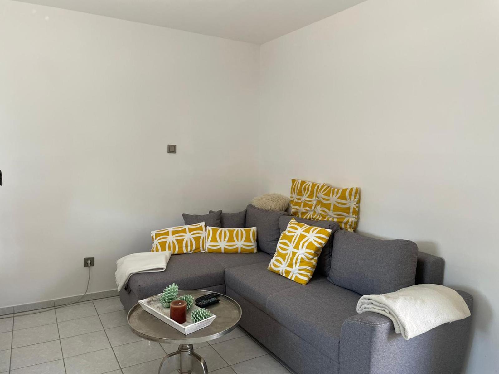 One-Bedroom Apartment - Photo 8