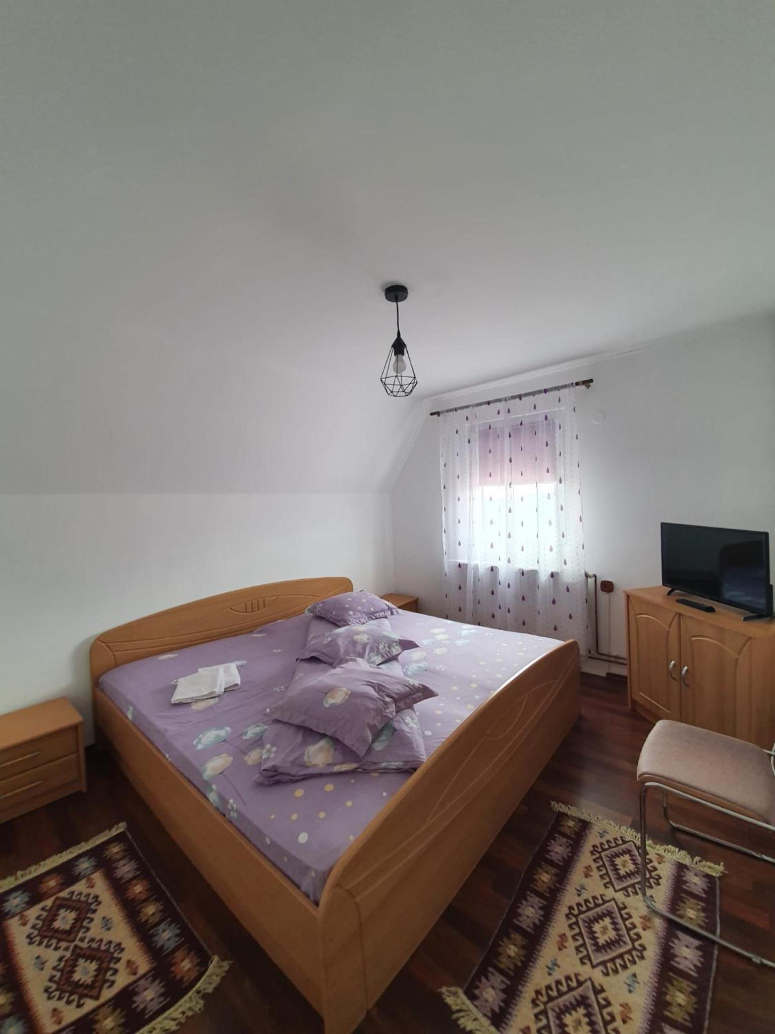 Standard Double Room with Shared Bathroom photo 1