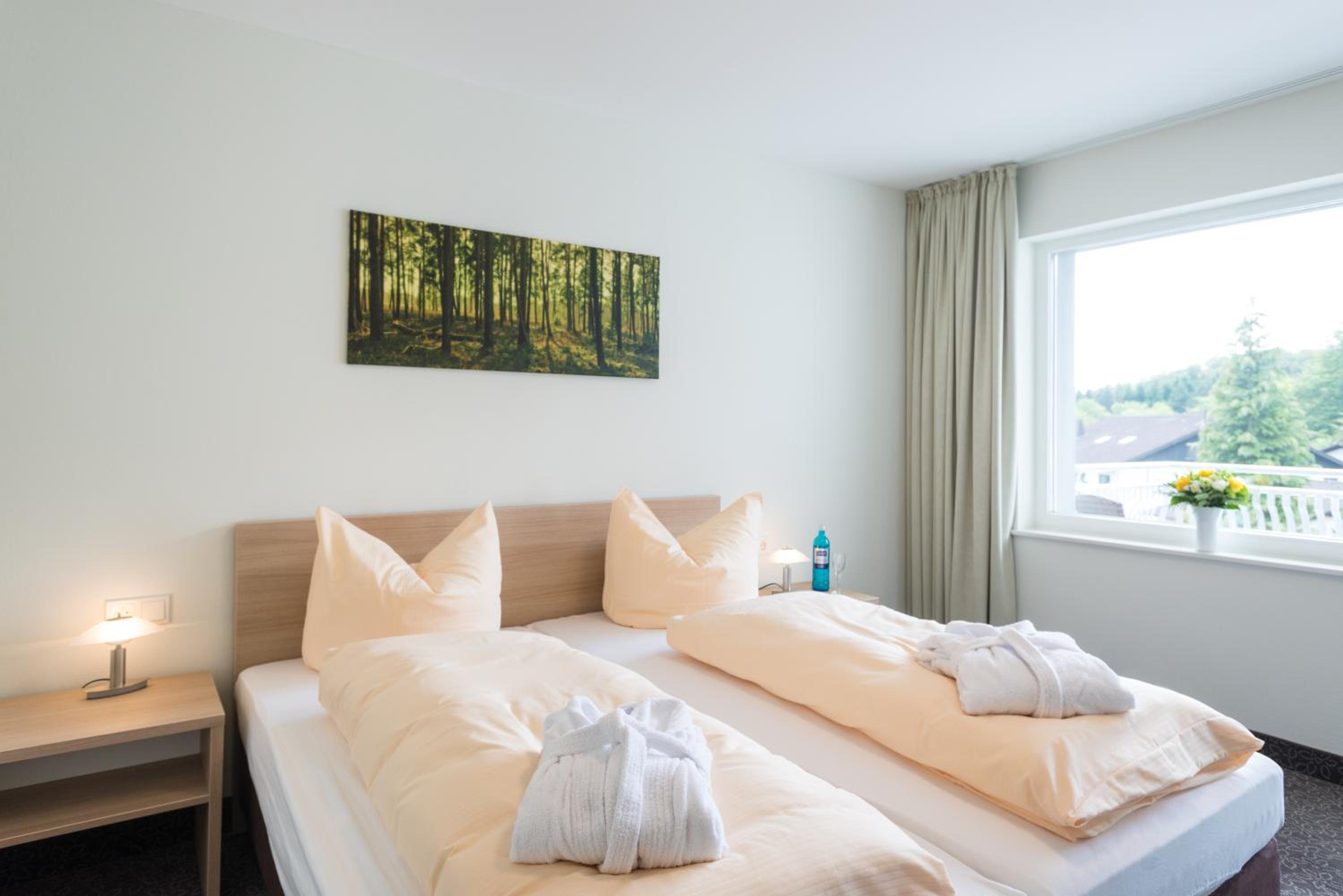 Double Room with Balcony - Photo 3