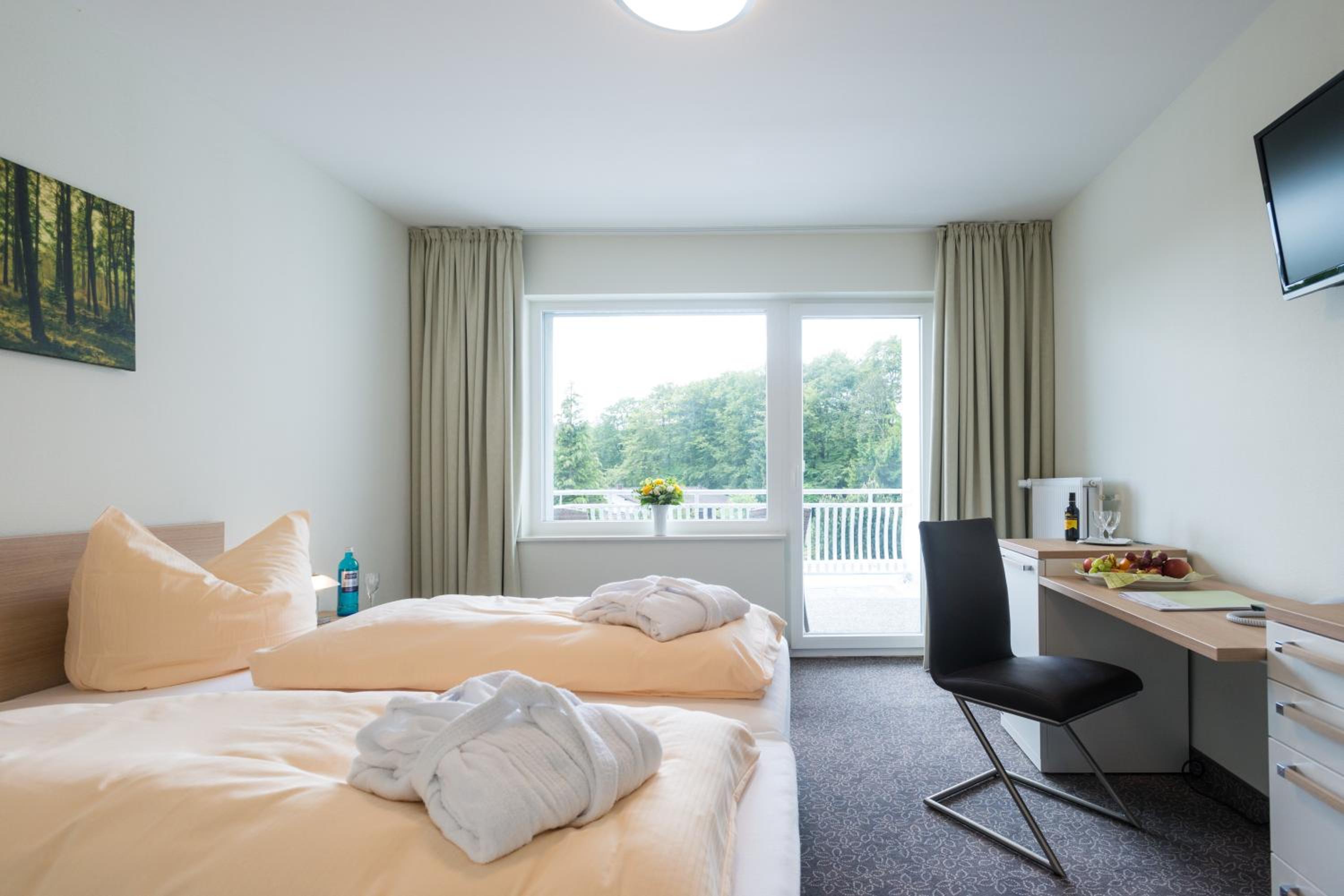 Double Room with Balcony - Photo 2