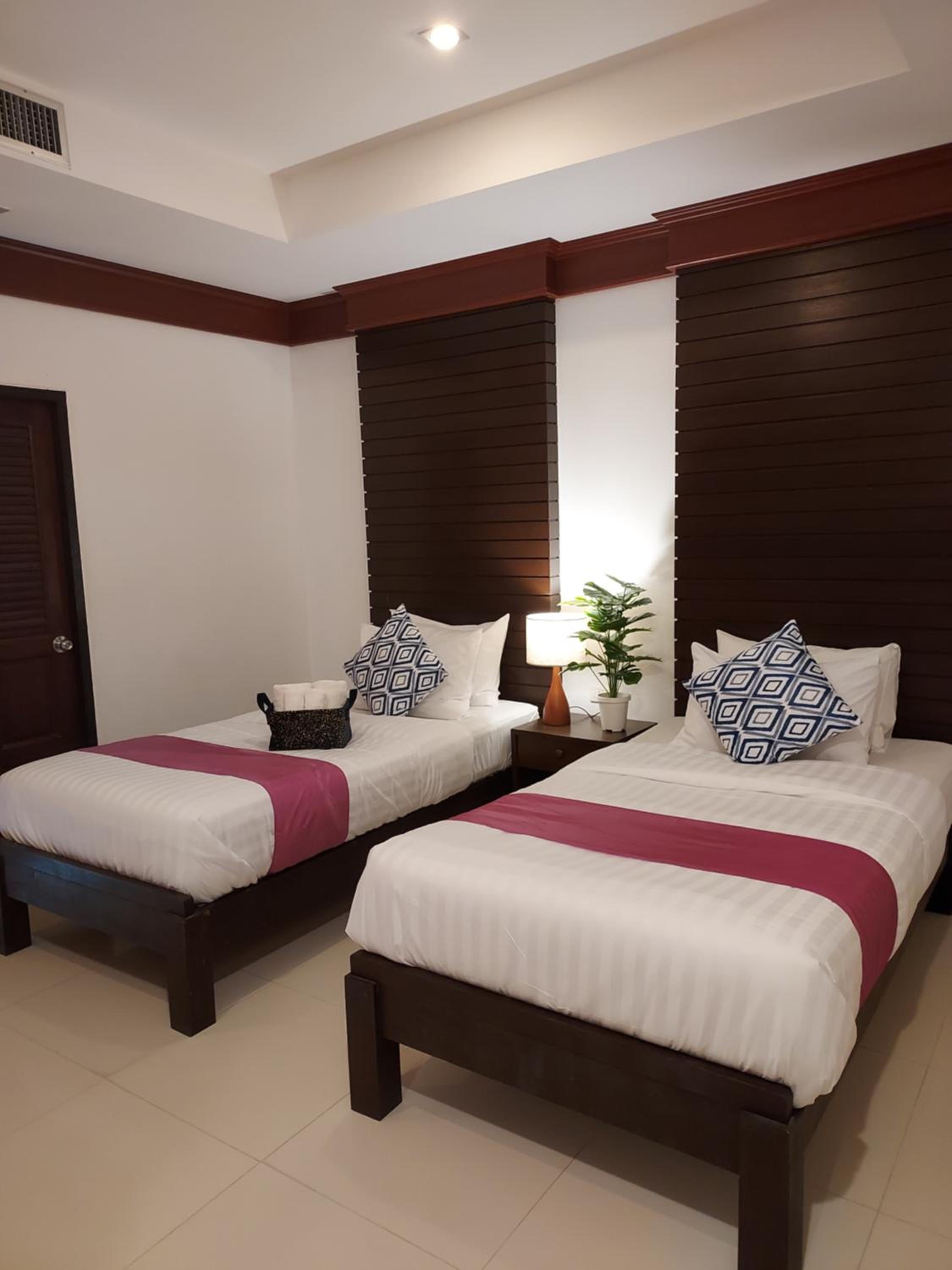 Standard Twin Room - Photo 5