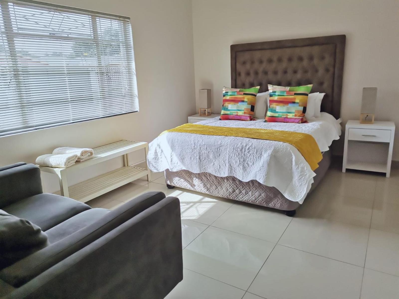 Deluxe King Suite photo 3