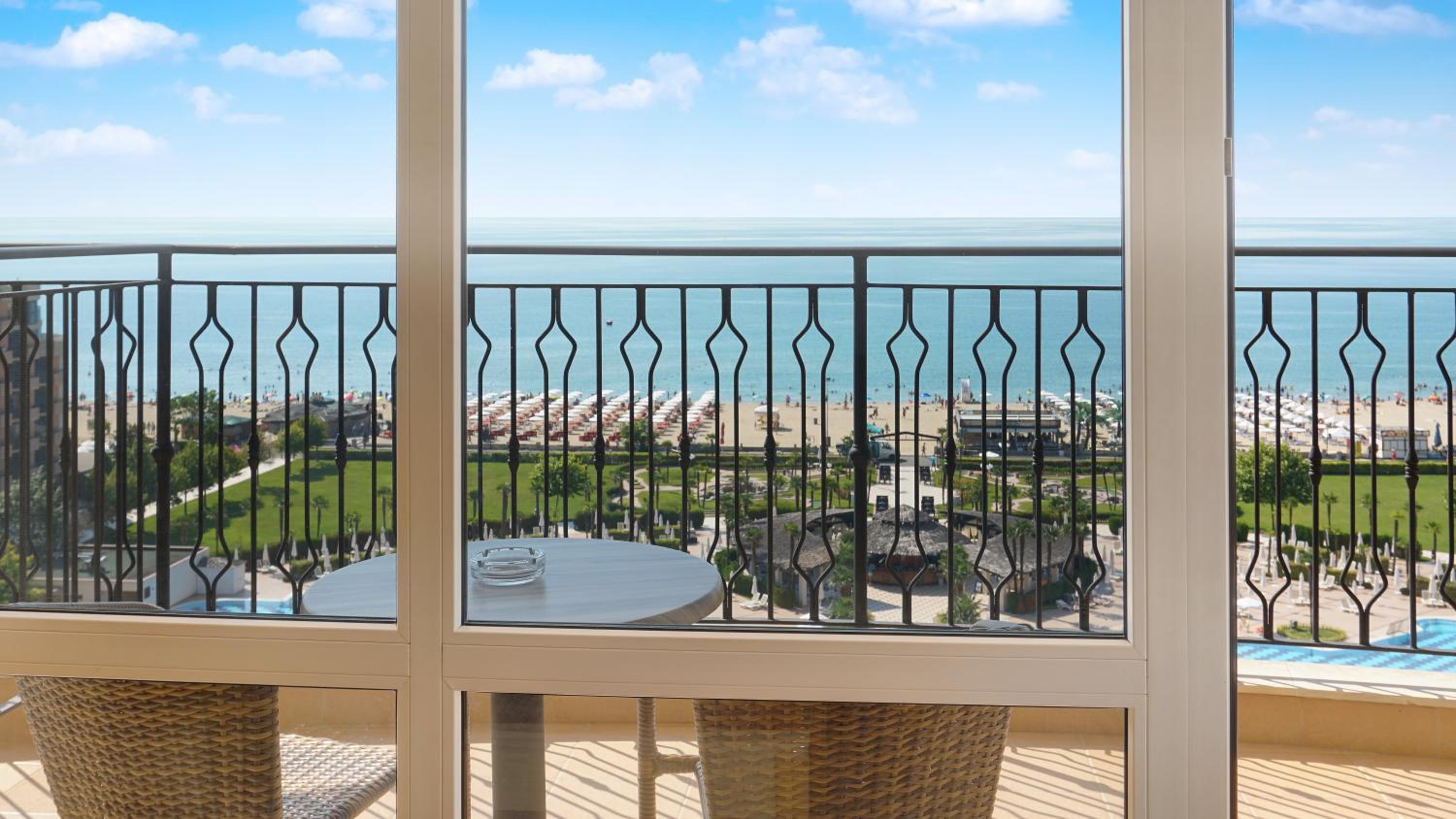 Standard Twin Room with Sea View for Single Use