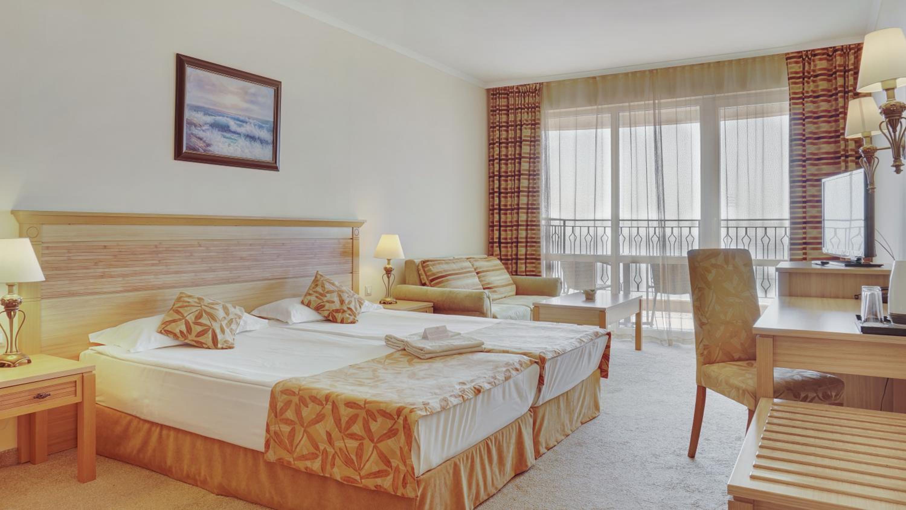 Standard Twin Room with Sea View for Single Use thumbnail 5