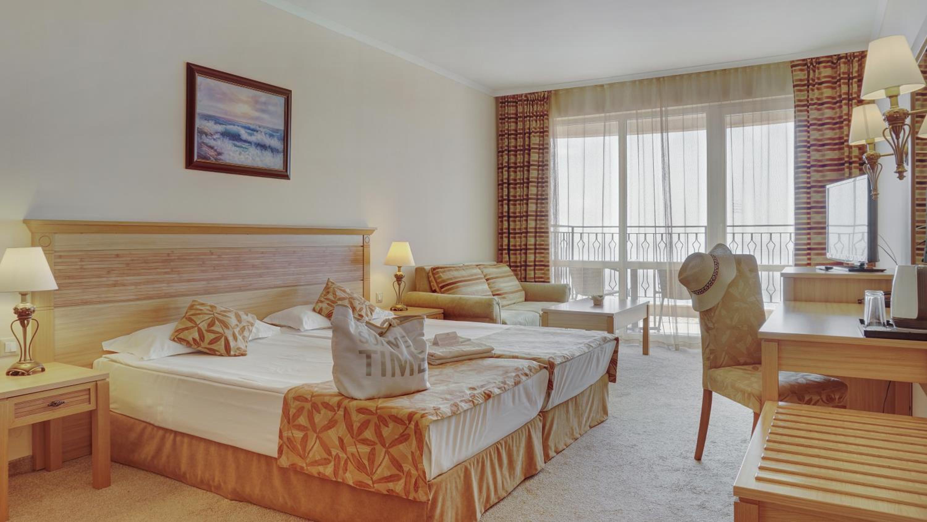 Standard Twin Room with Sea View (High Floor)
