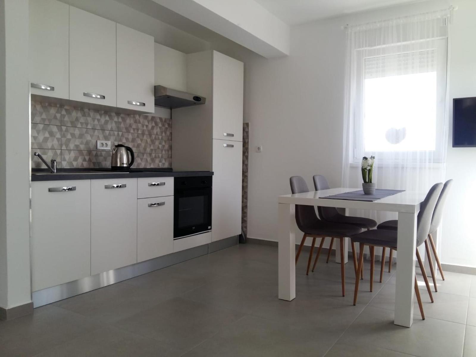 Apartment photo 2