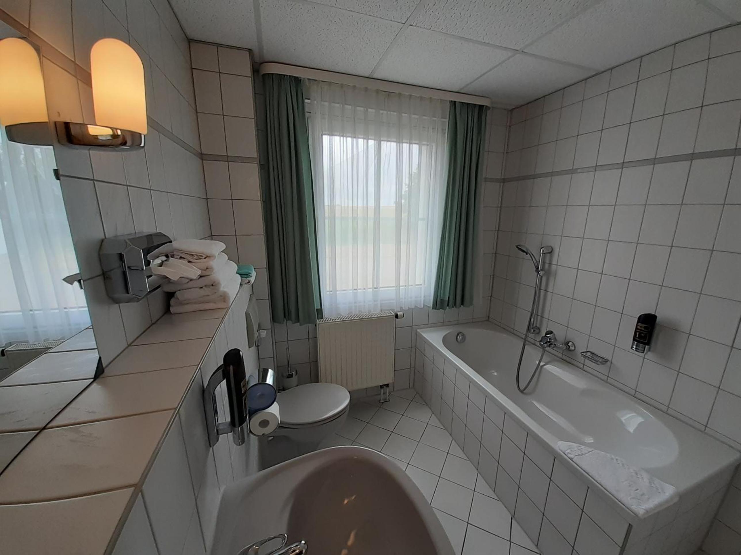 Standard Triple Room - Photo 4