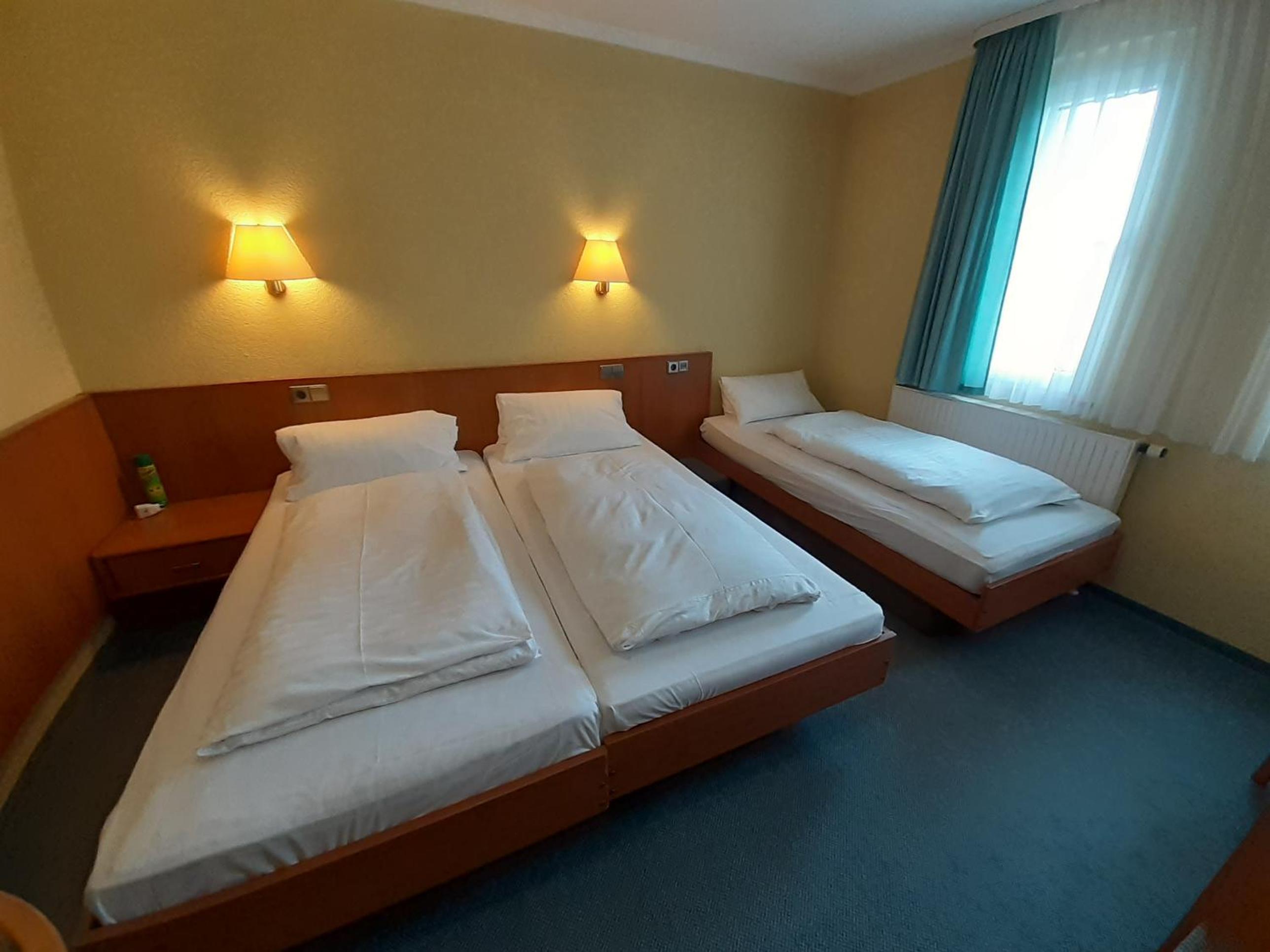 Standard Triple Room - Photo 5