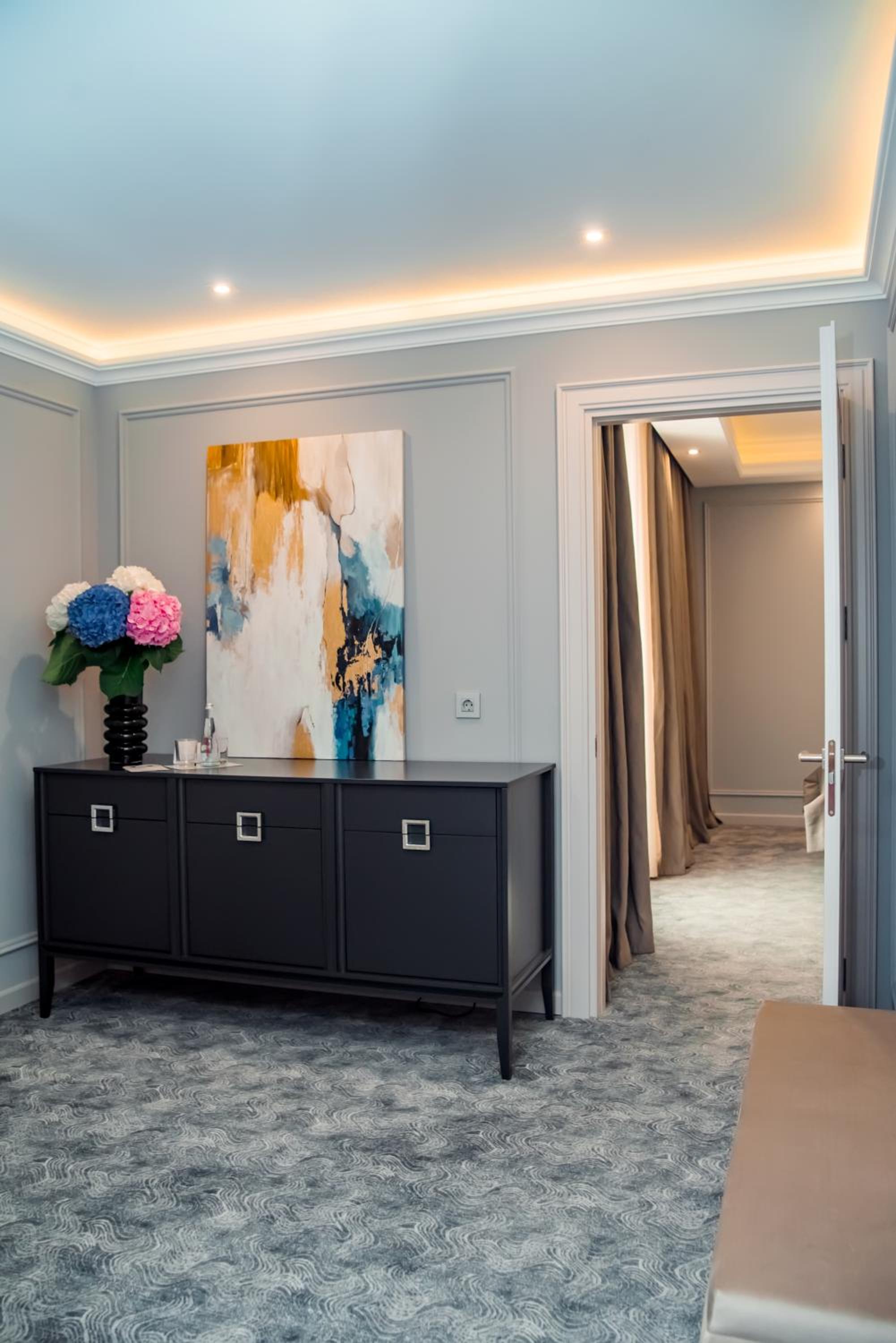 Executive Suite photo 3