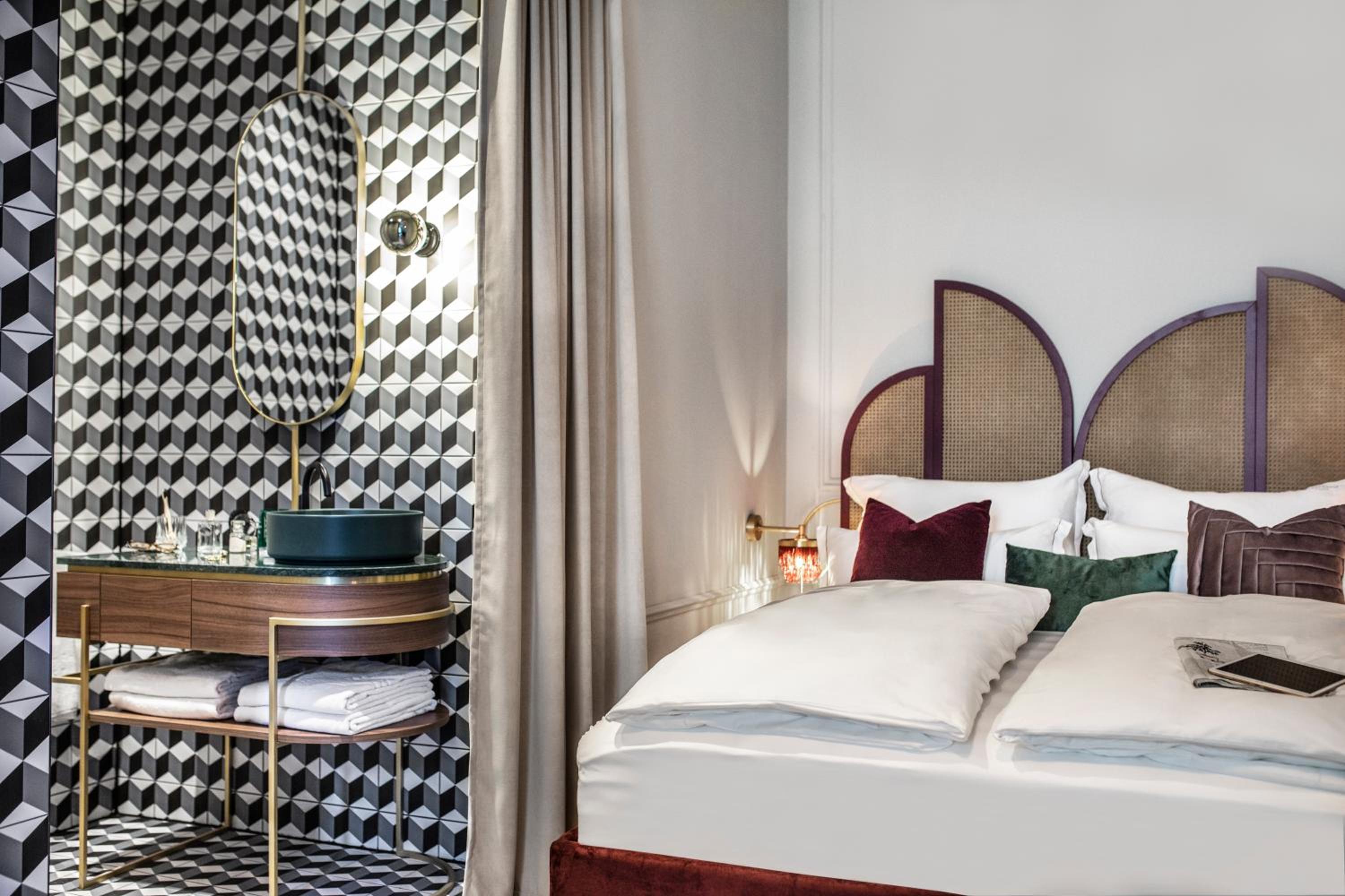 Doppelzimmer – Josefine Sur Cour