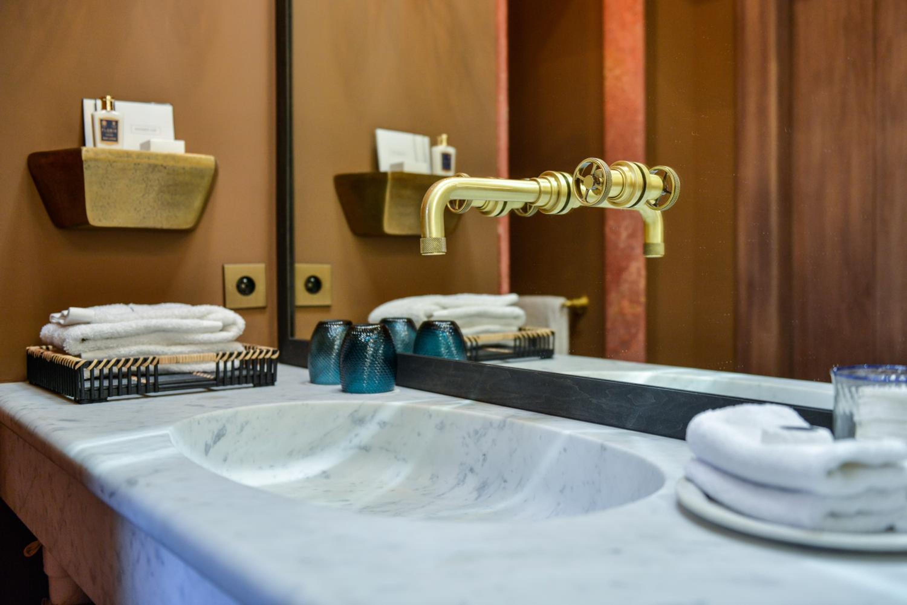 King Suite - Photo 6